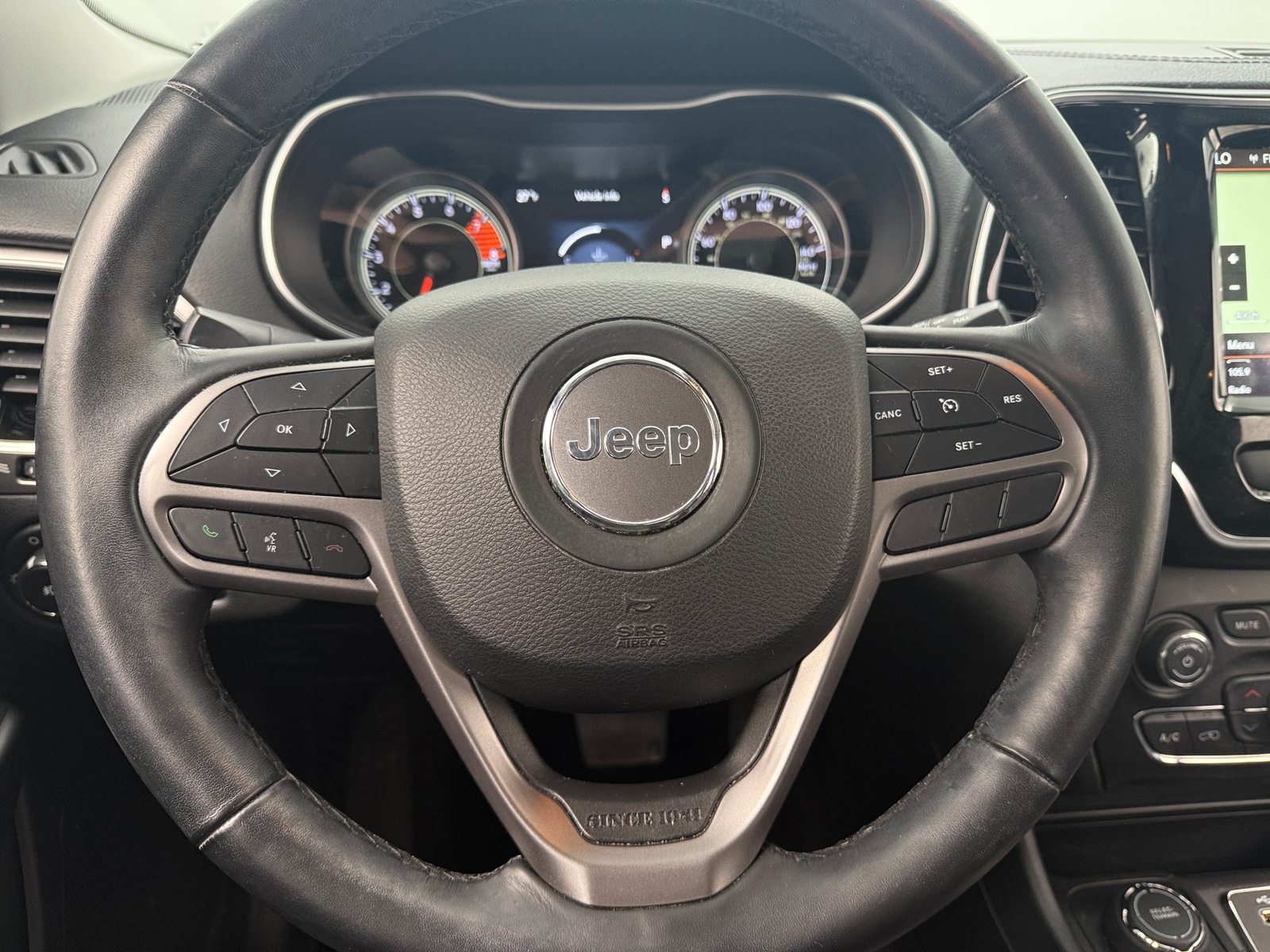 Thumbnail: 2019 Jeep Cherokee - 4