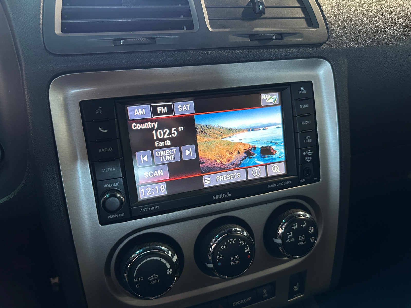 Thumbnail: 2014 Dodge Challenger - 3