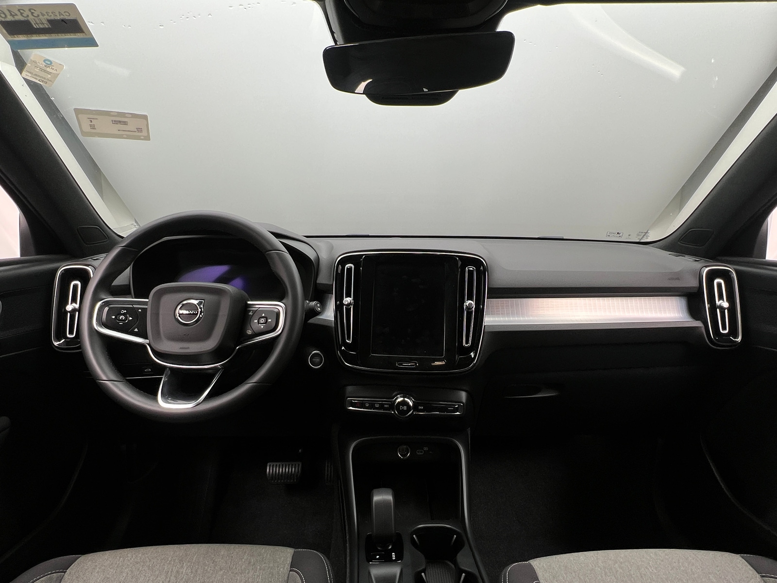 Thumbnail: 2024 Volvo XC40 - 3