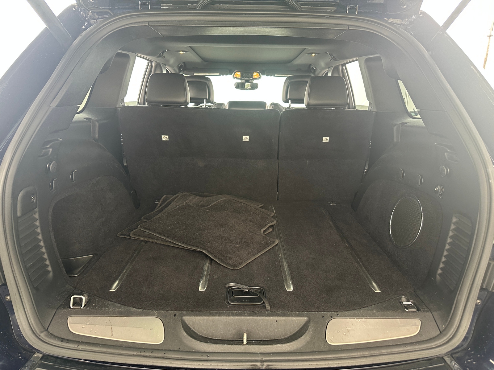 Thumbnail: 2017 Jeep Grand Cherokee - 6