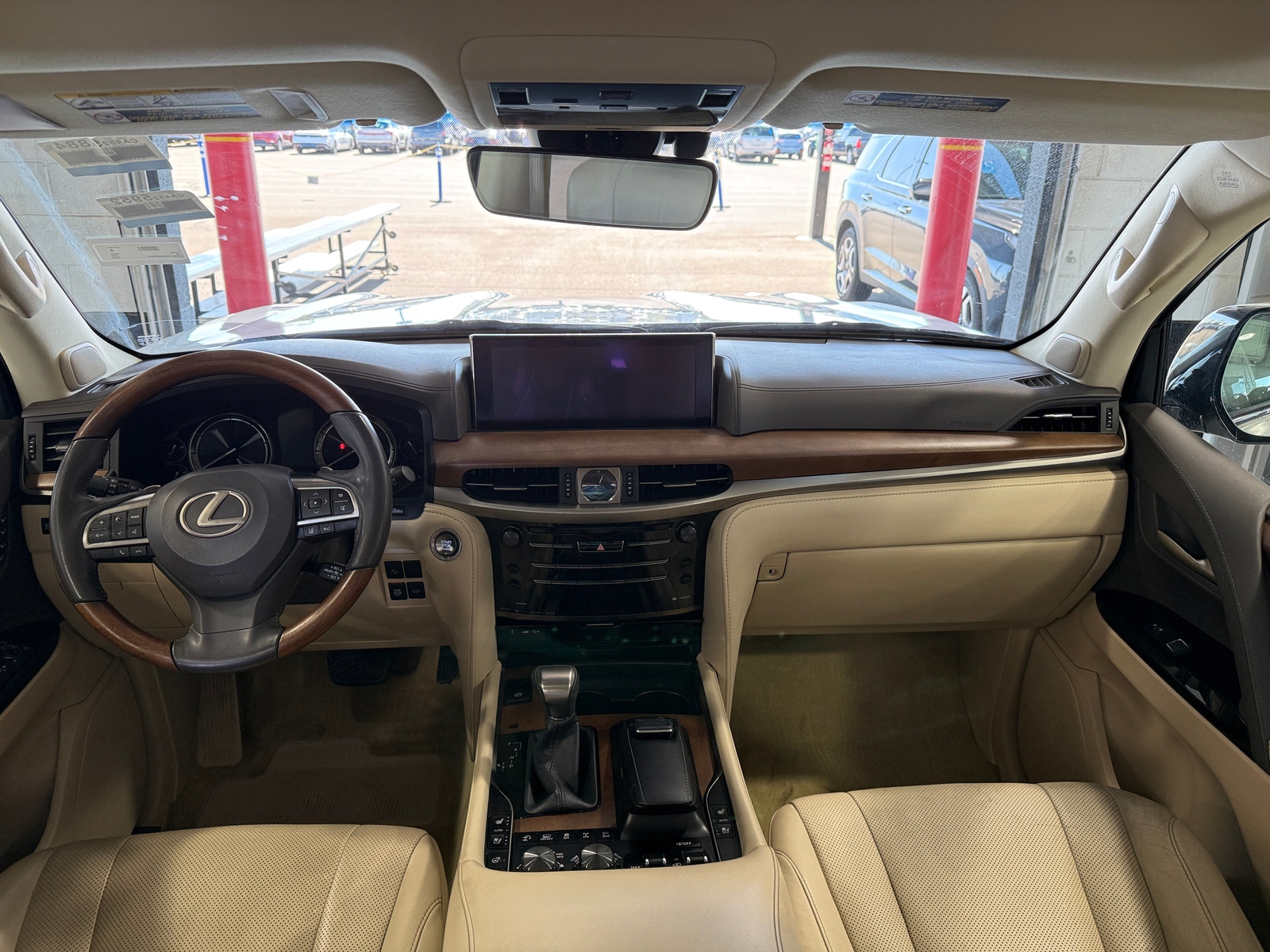 Thumbnail: 2019 Lexus LX - 2