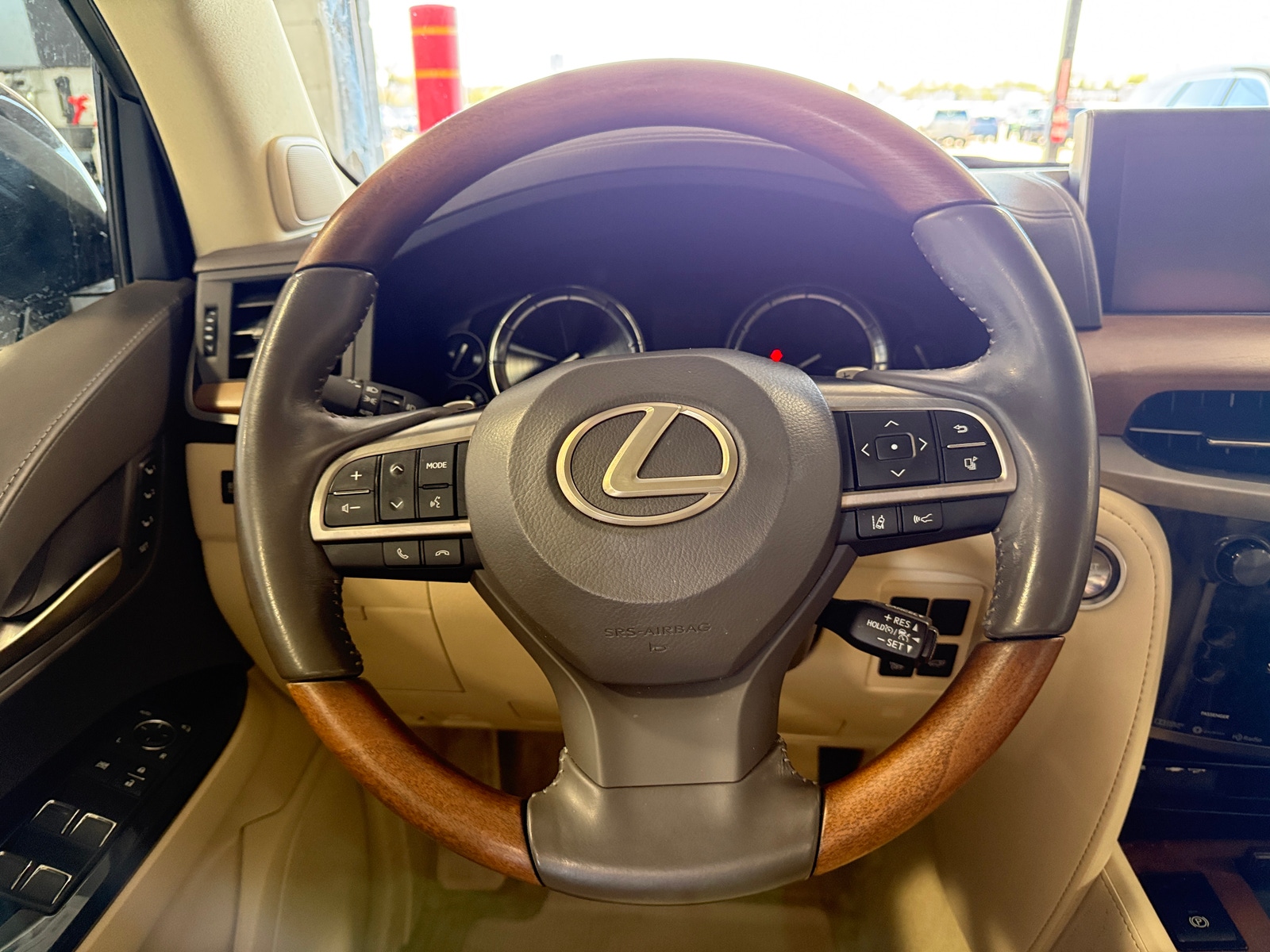 Thumbnail: 2019 Lexus LX - 4