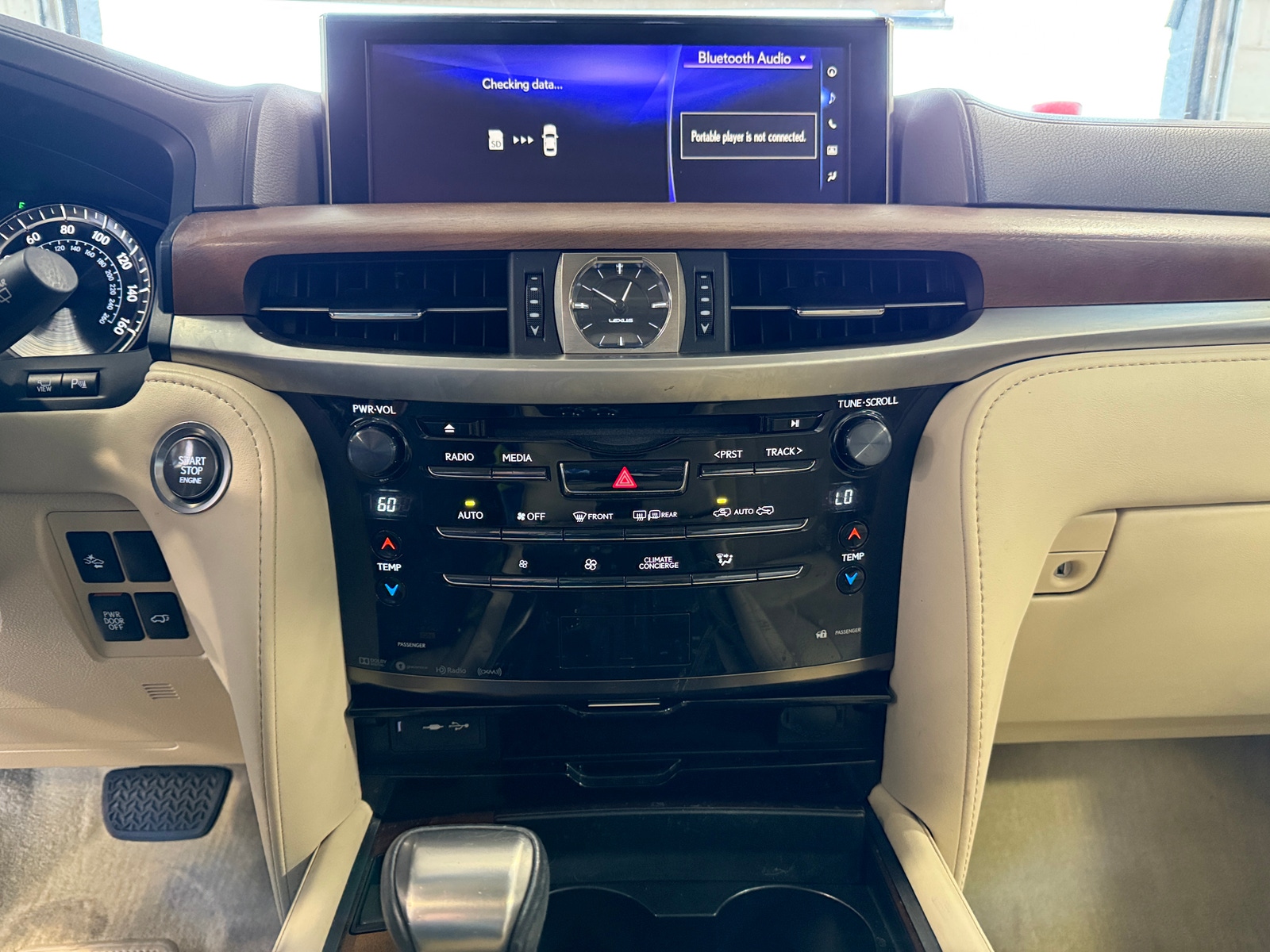 Thumbnail: 2019 Lexus LX - 3