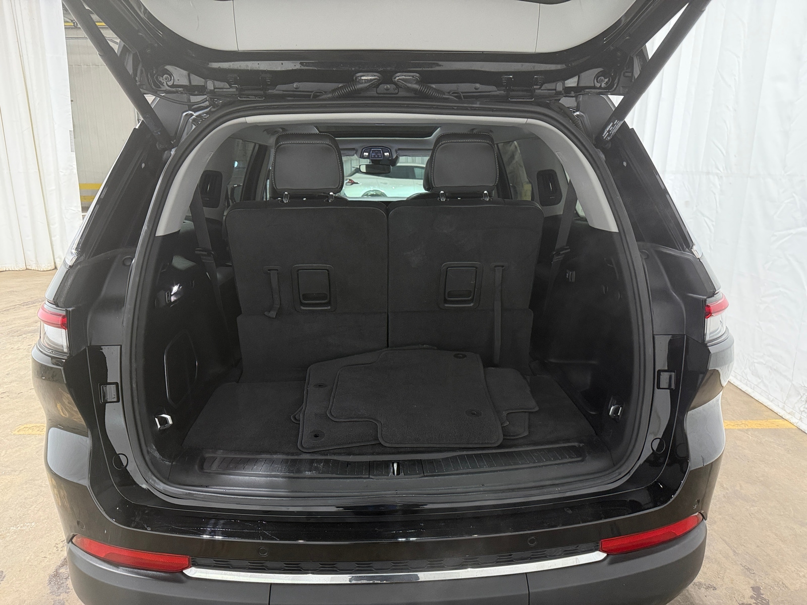 Thumbnail: 2022 Jeep Grand Cherokee L - 6