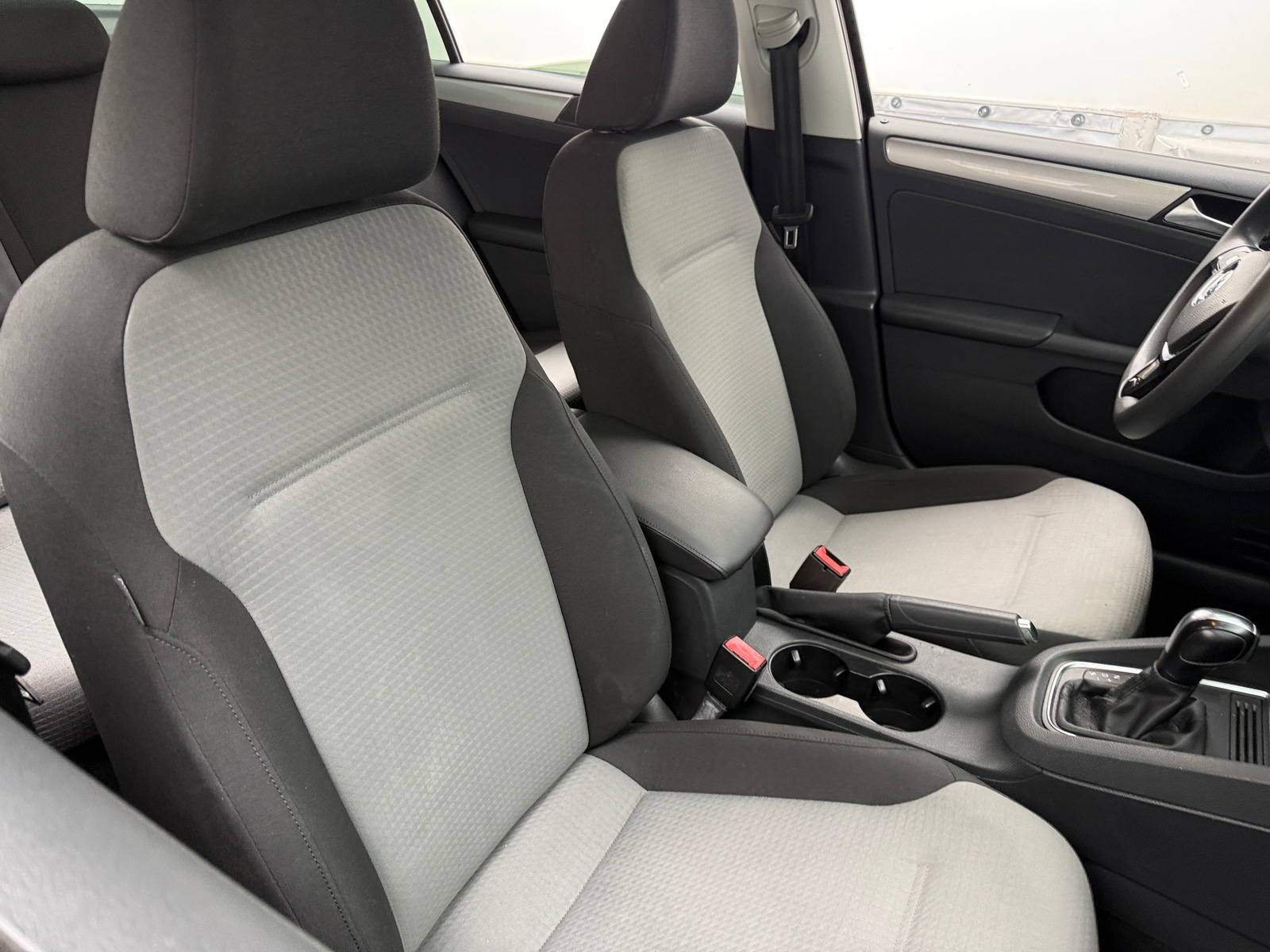 Thumbnail: 2017 Volkswagen Jetta - 2