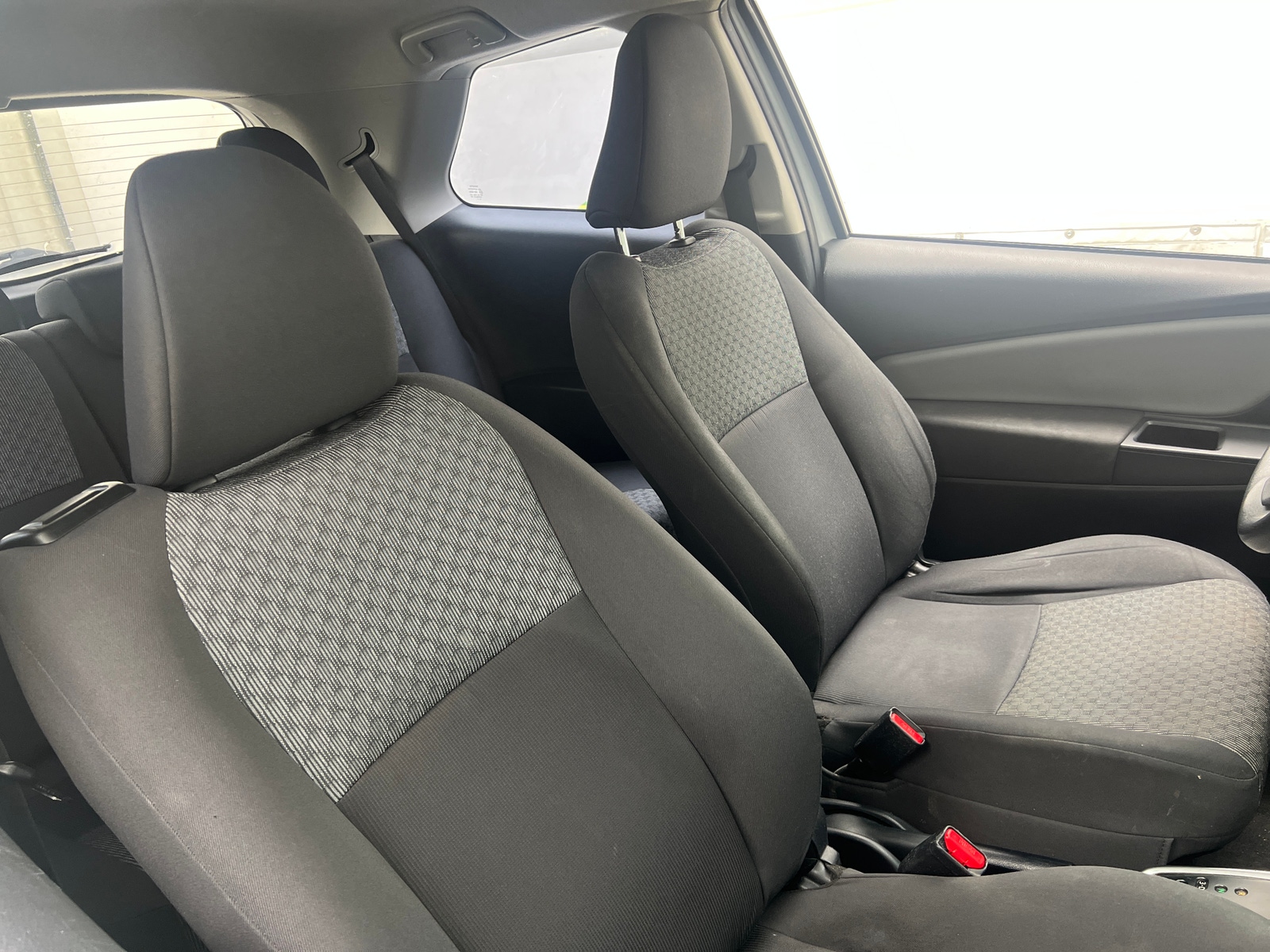 Thumbnail: 2015 Toyota Yaris - 2