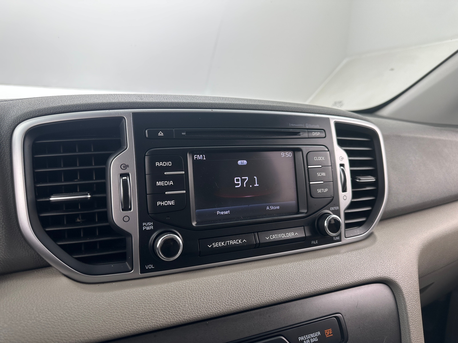 Thumbnail: 2017 Kia Sportage - 4