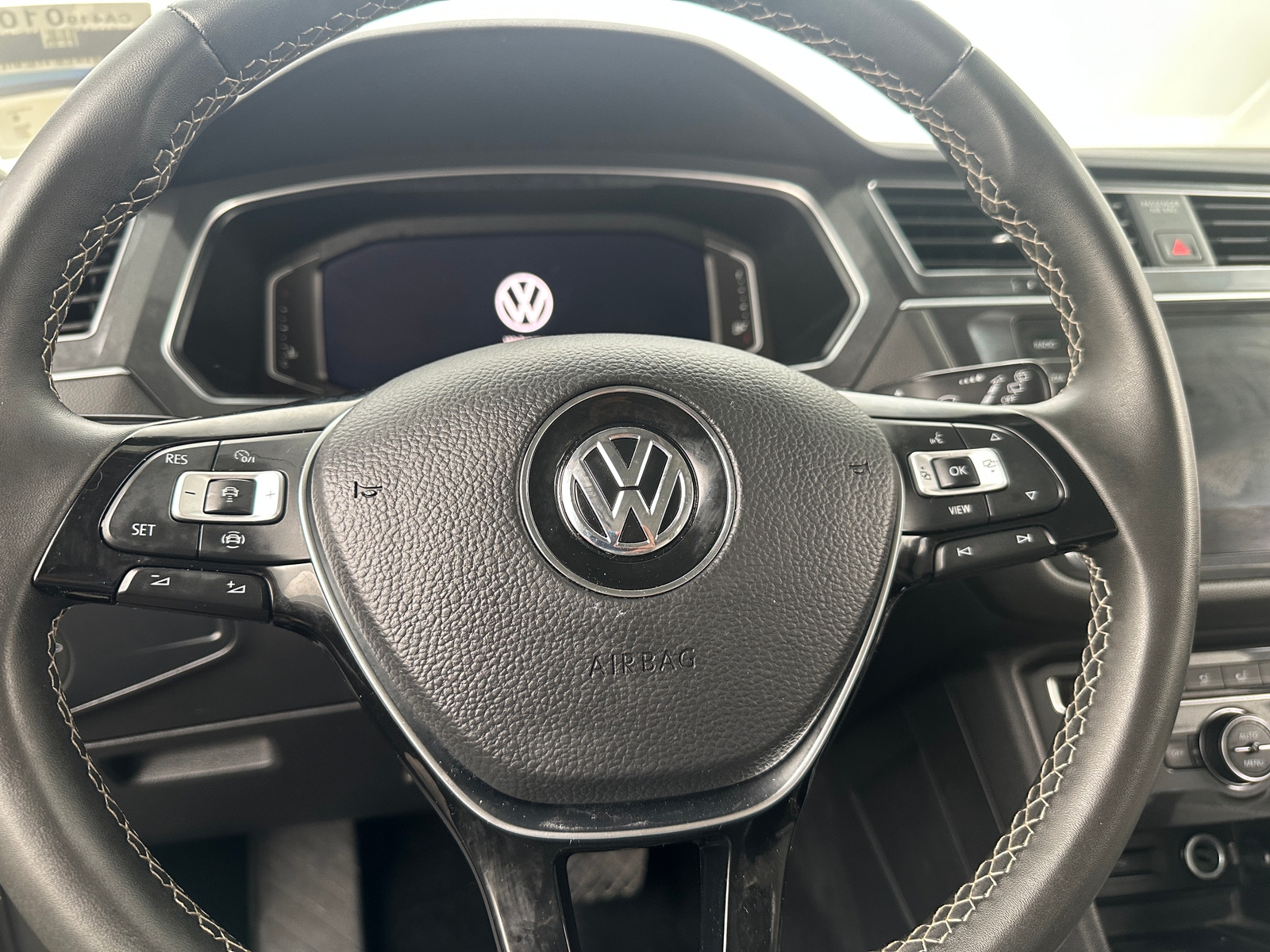 Thumbnail: 2021 Volkswagen Tiguan - 4