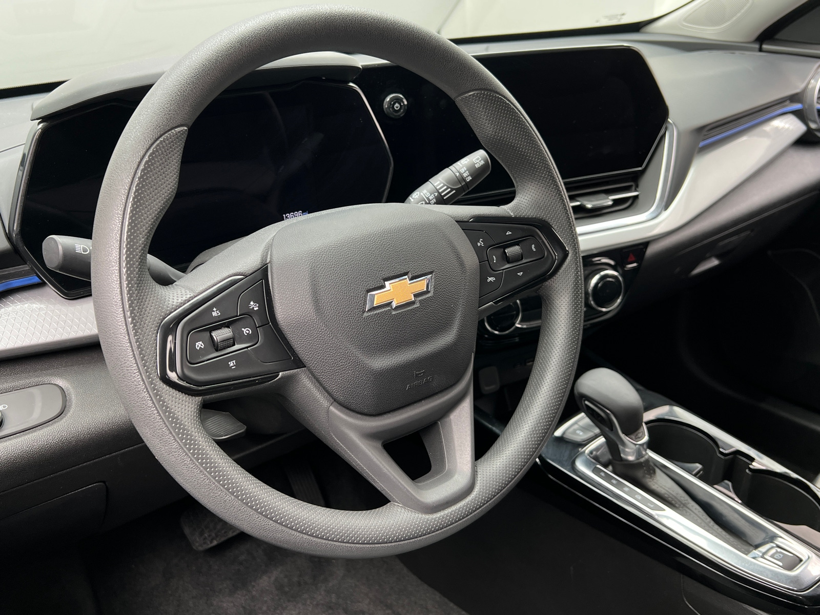 Thumbnail: 2025 Chevrolet Trax - 5