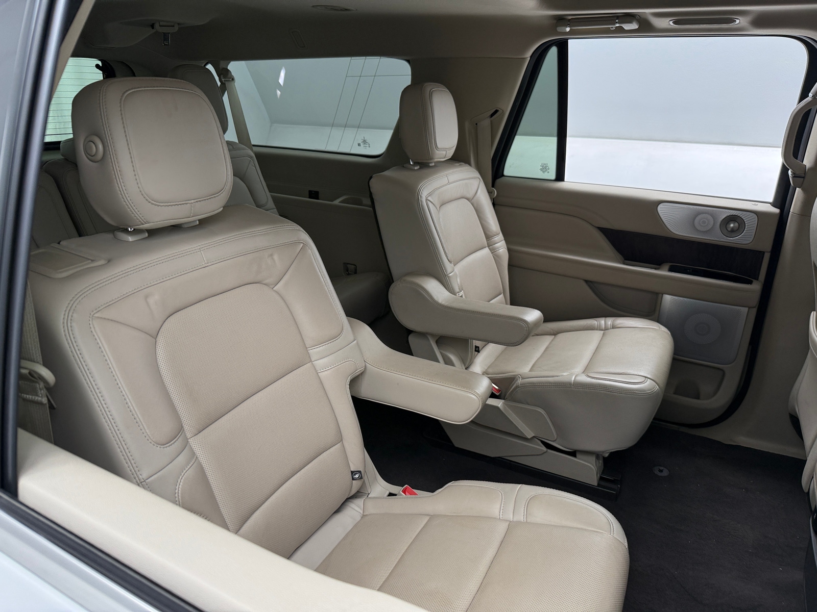 Thumbnail: 2020 Lincoln Navigator L - 5