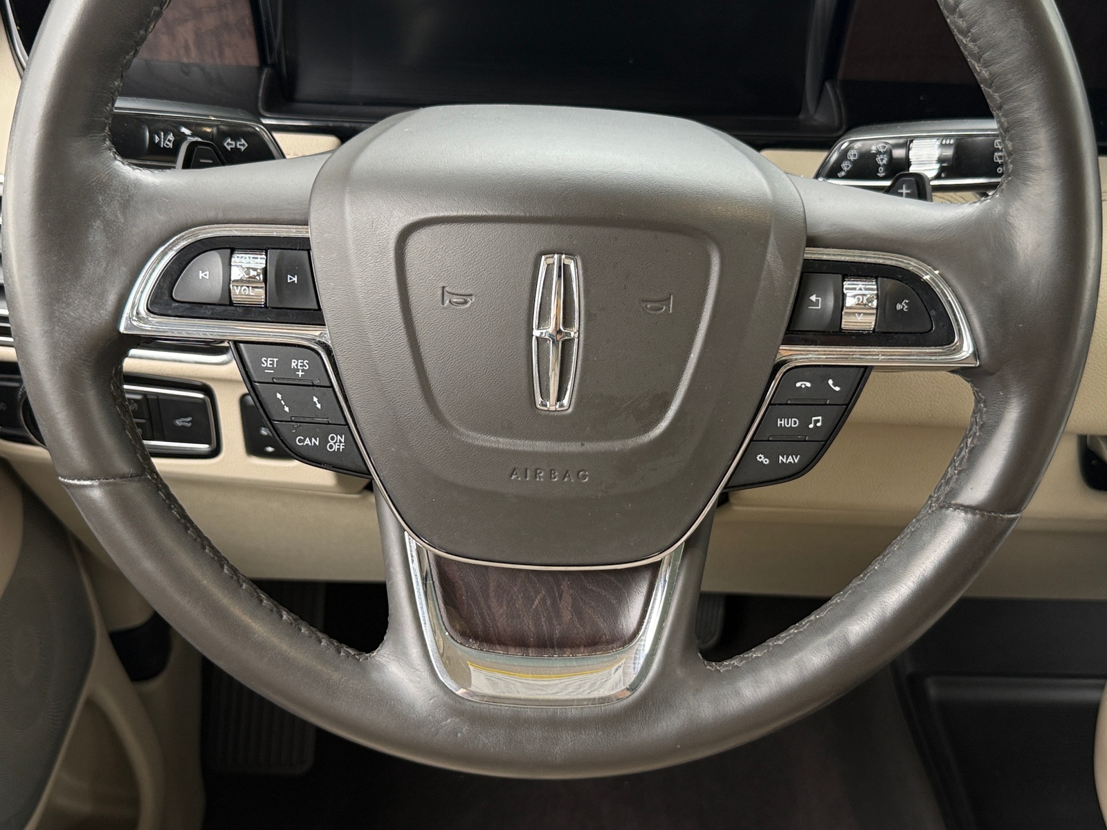 Thumbnail: 2020 Lincoln Navigator L - 4