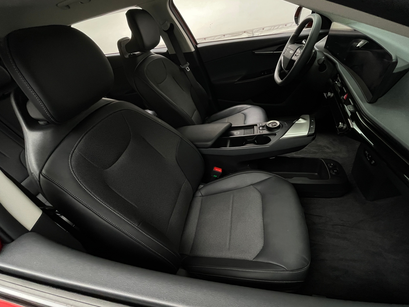 Thumbnail: 2025 Kia EV6 - 2