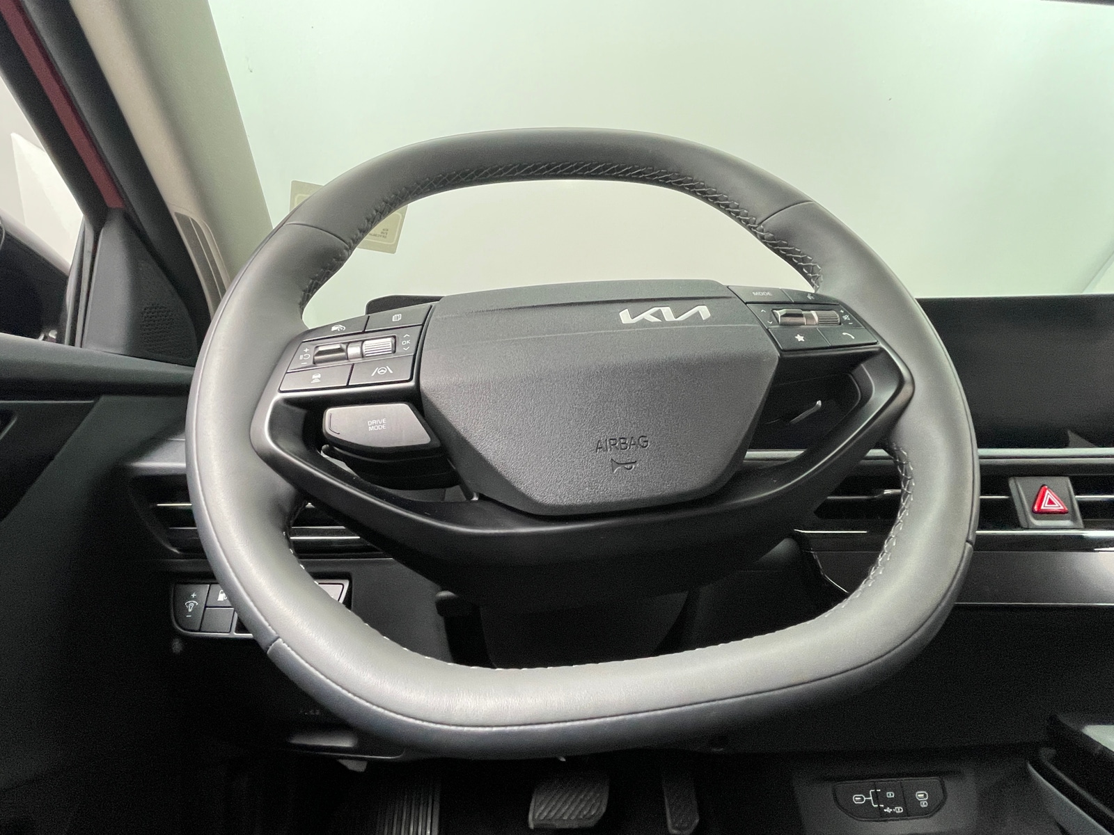 Thumbnail: 2025 Kia EV6 - 5