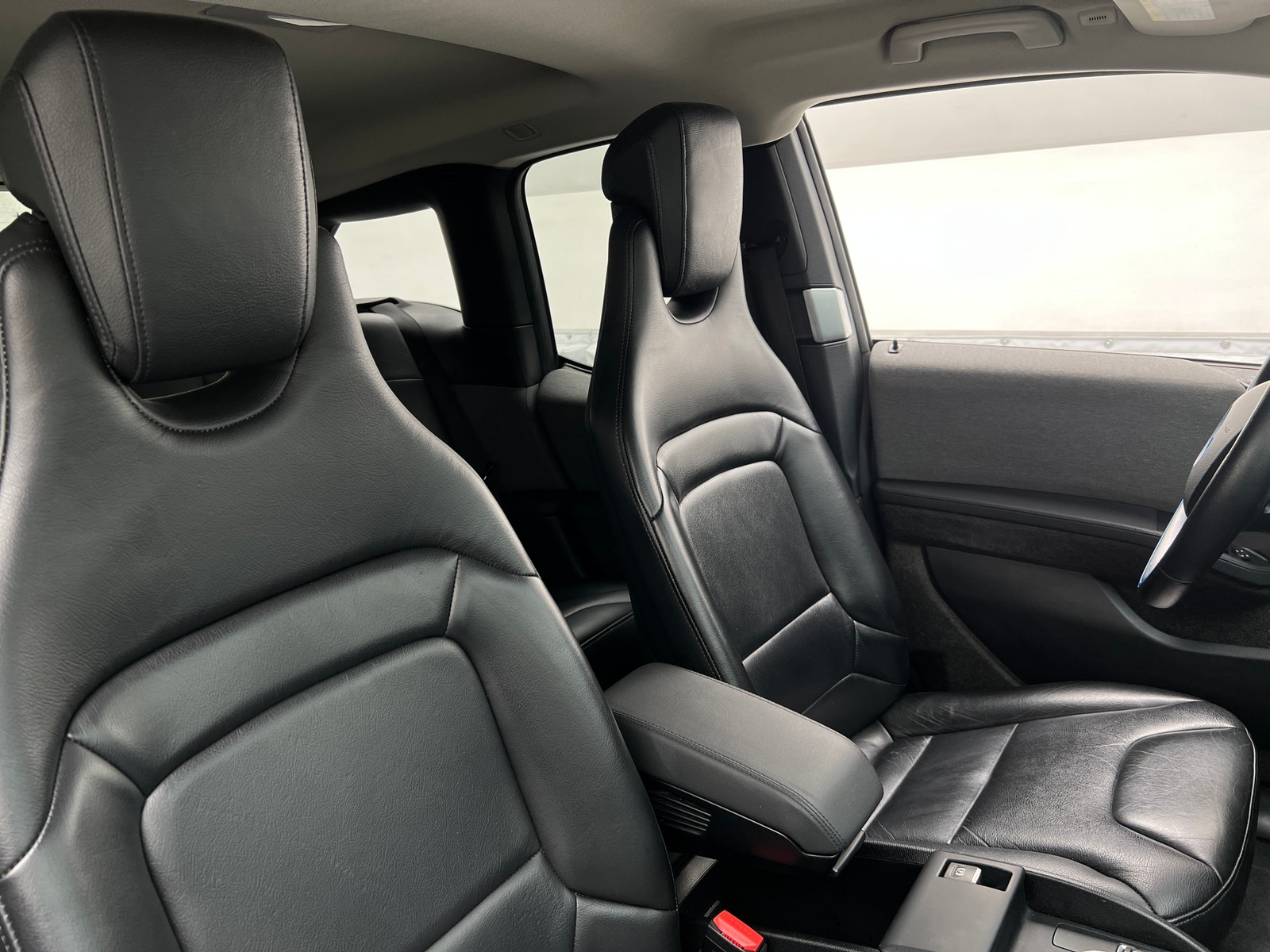 Thumbnail: 2018 BMW i3 - 2