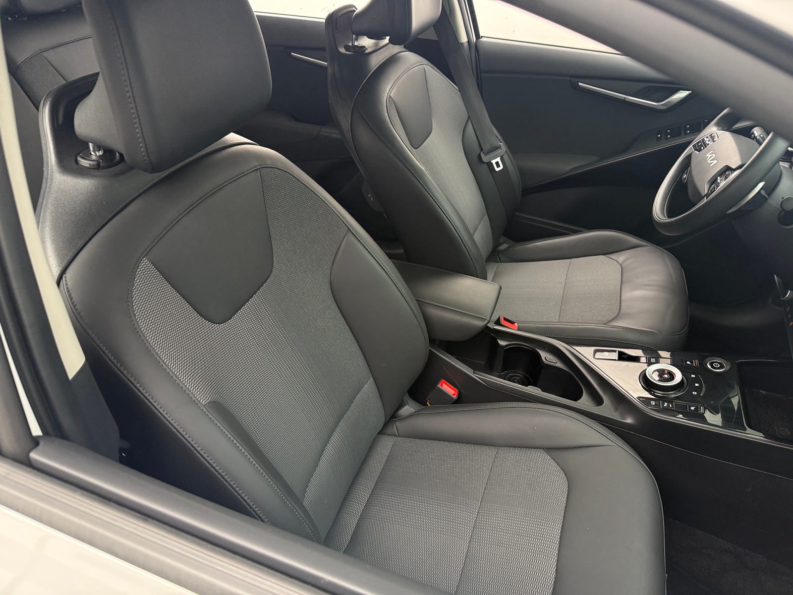 Thumbnail: 2023 Kia Niro - 2