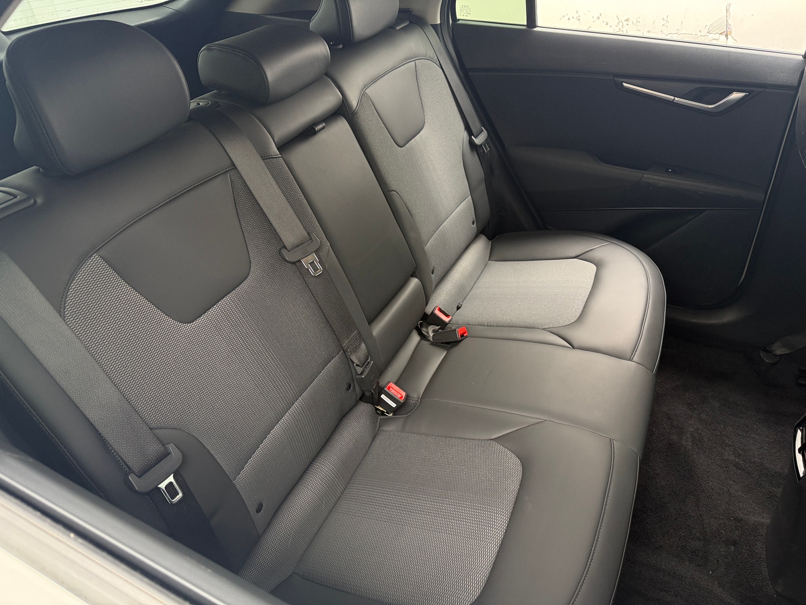 Thumbnail: 2023 Kia Niro - 6