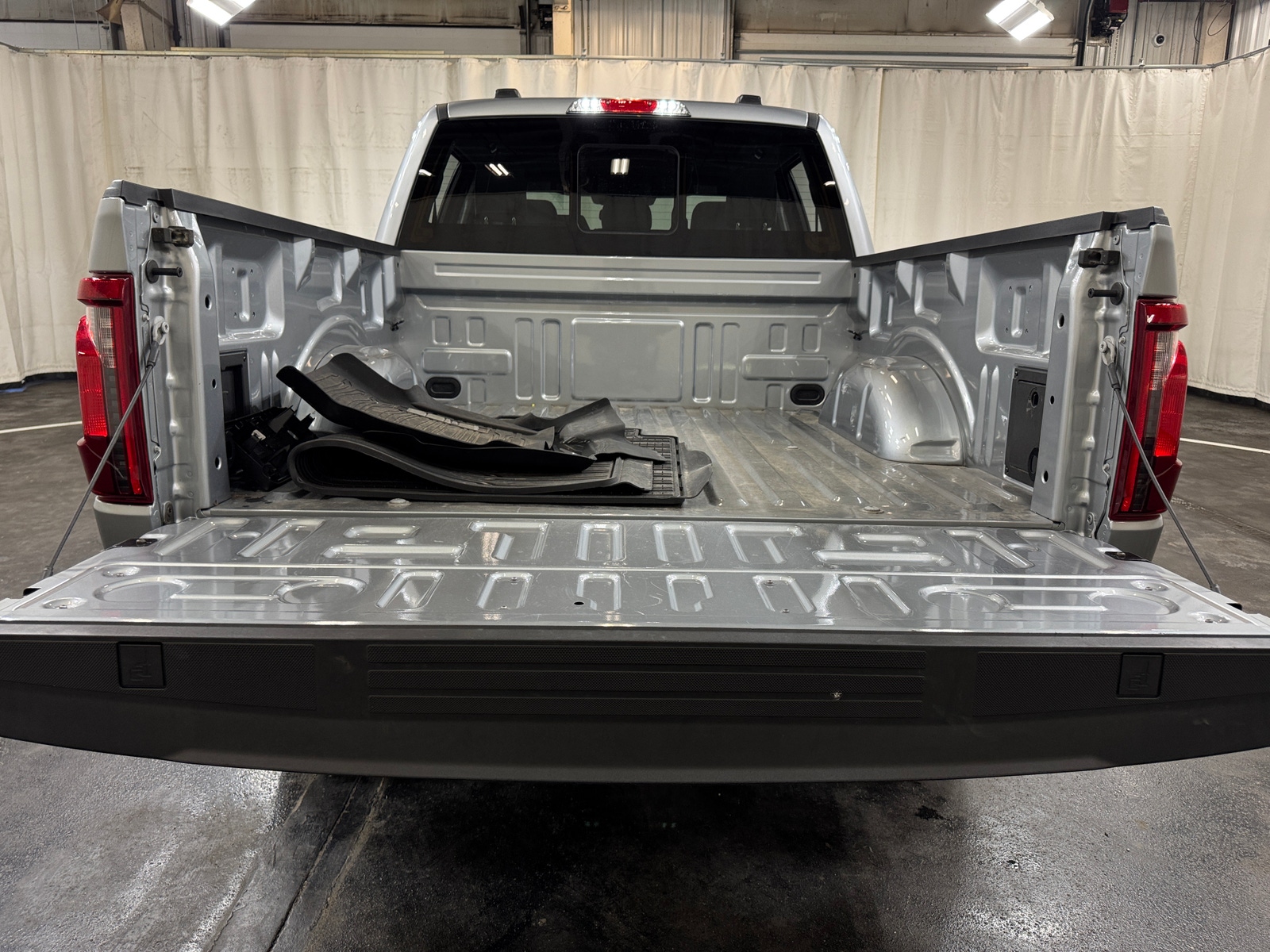 Thumbnail: 2024 Ford Econoline - 7