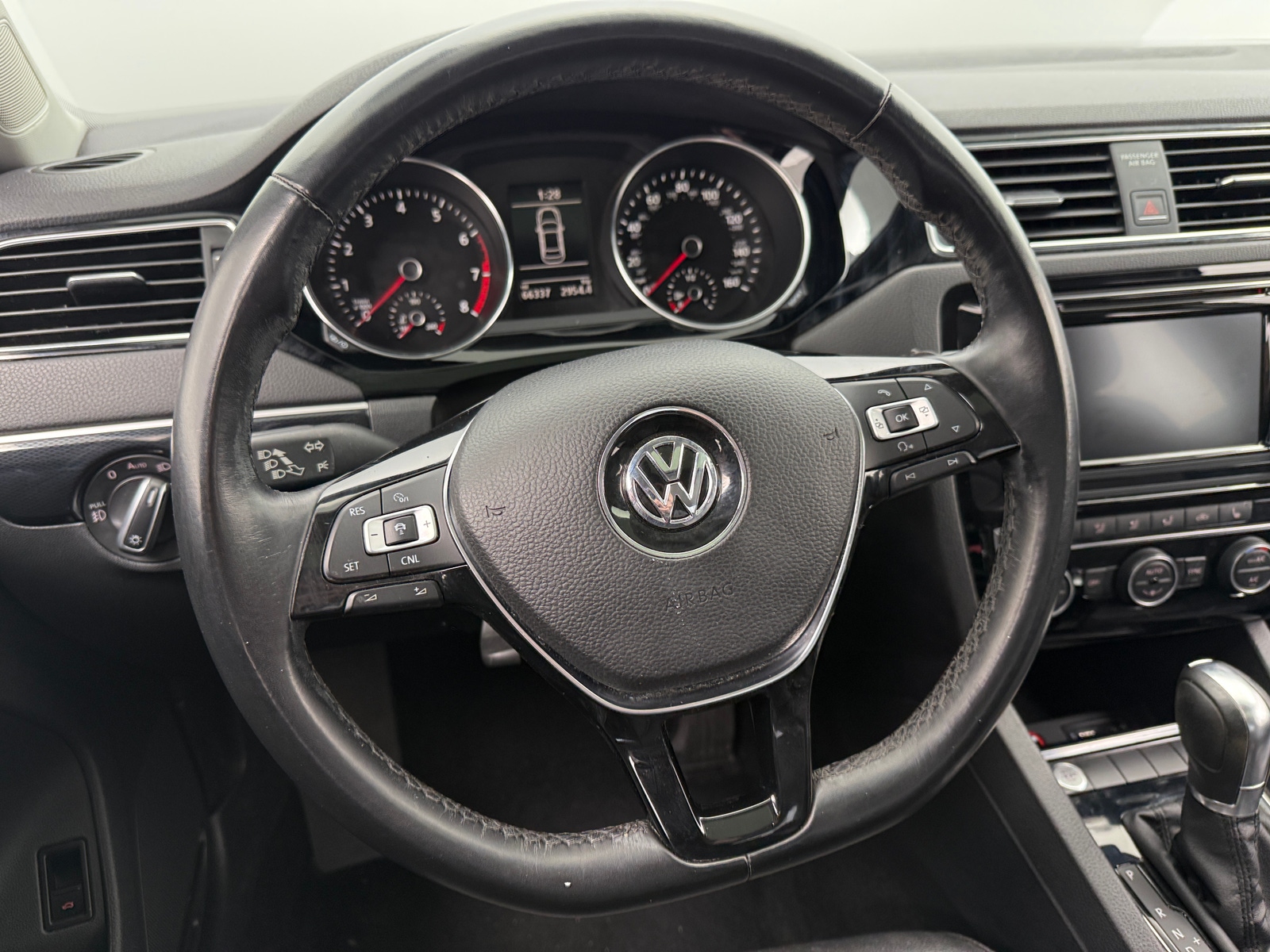 Thumbnail: 2017 Volkswagen Jetta - 4