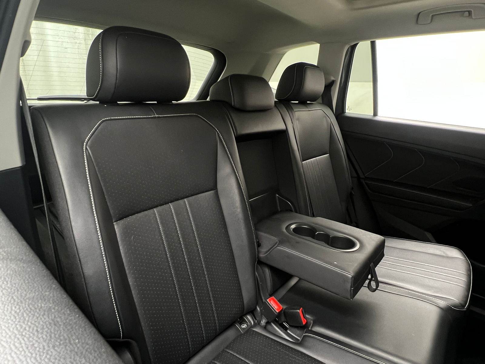 Thumbnail: 2022 Volkswagen Tiguan - 5