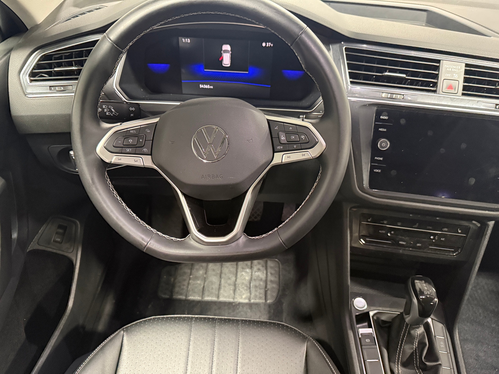 Thumbnail: 2022 Volkswagen Tiguan - 4