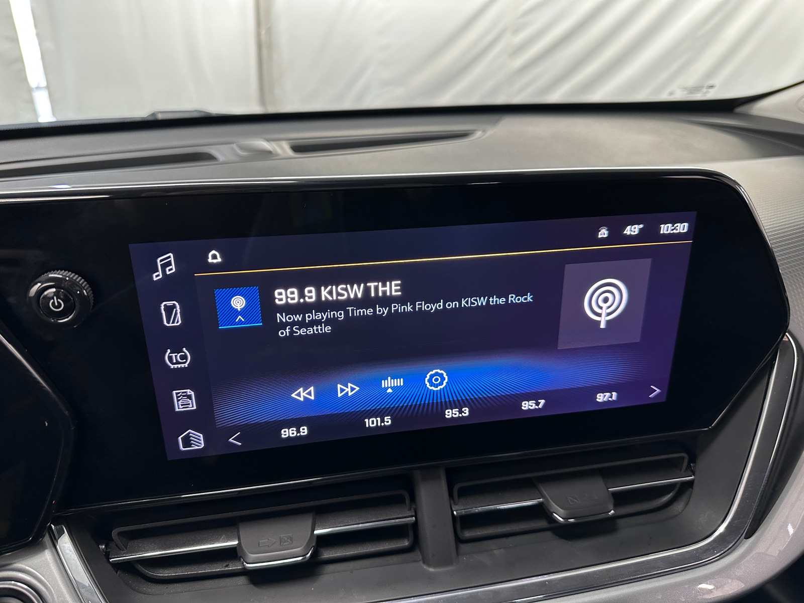 Thumbnail: 2025 Chevrolet Trax - 4