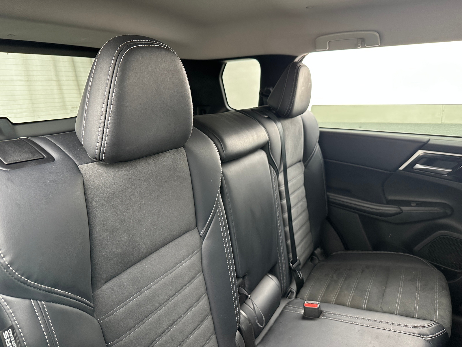 Thumbnail: 2023 Mitsubishi Outlander - 5