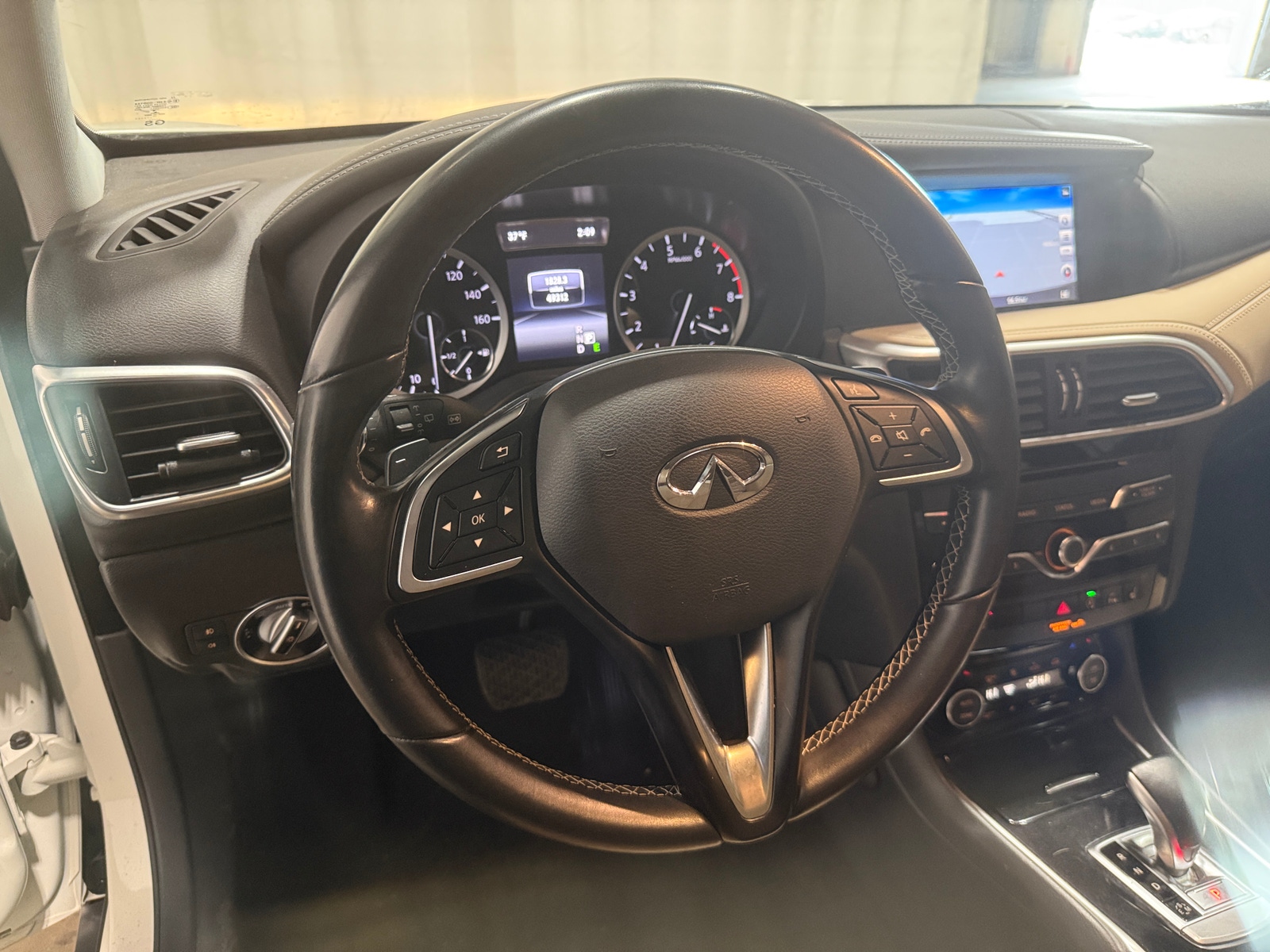 Thumbnail: 2018 INFINITI QX30 - 4