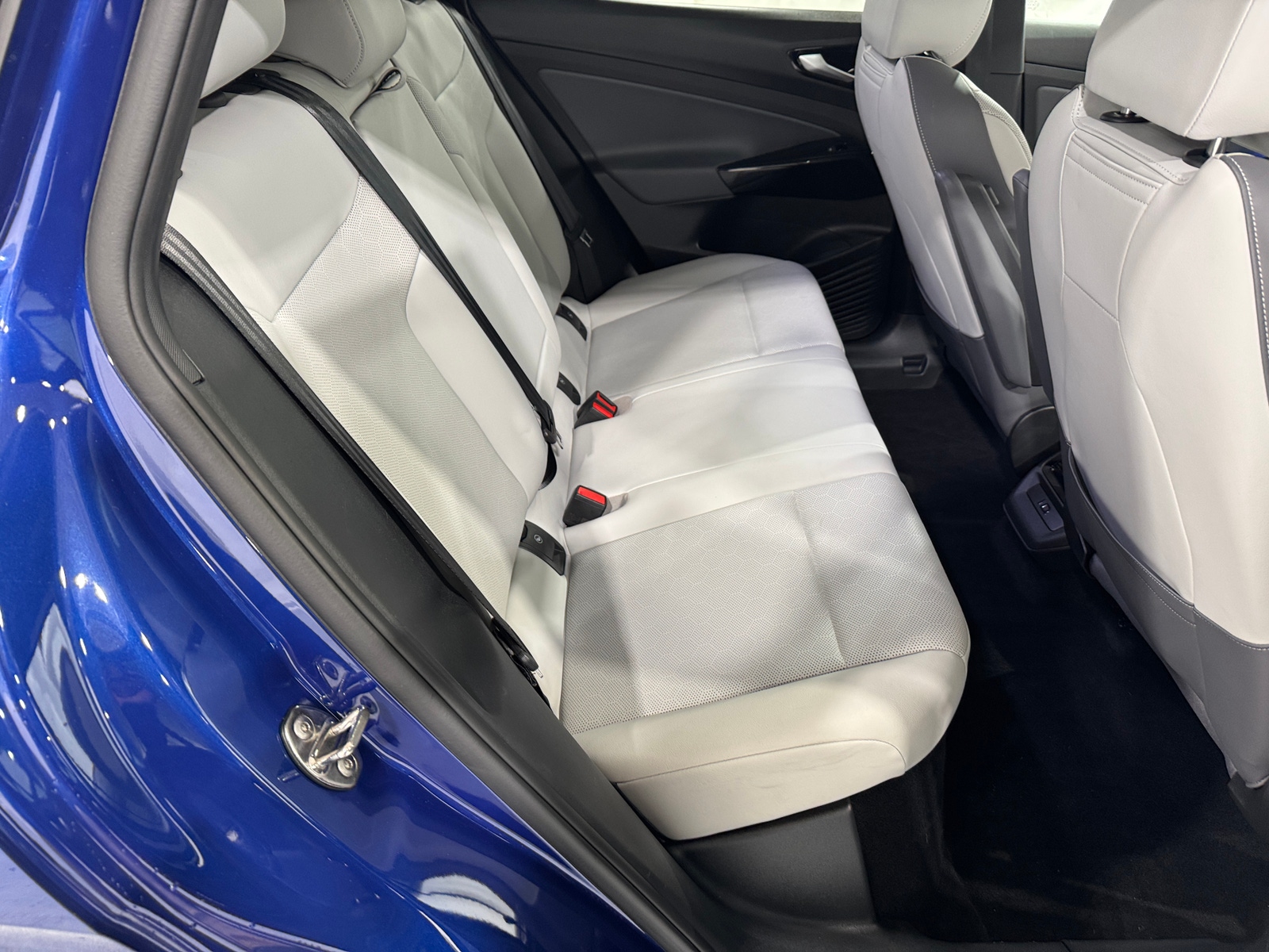 Thumbnail: 2021 Volkswagen ID.4 - 5