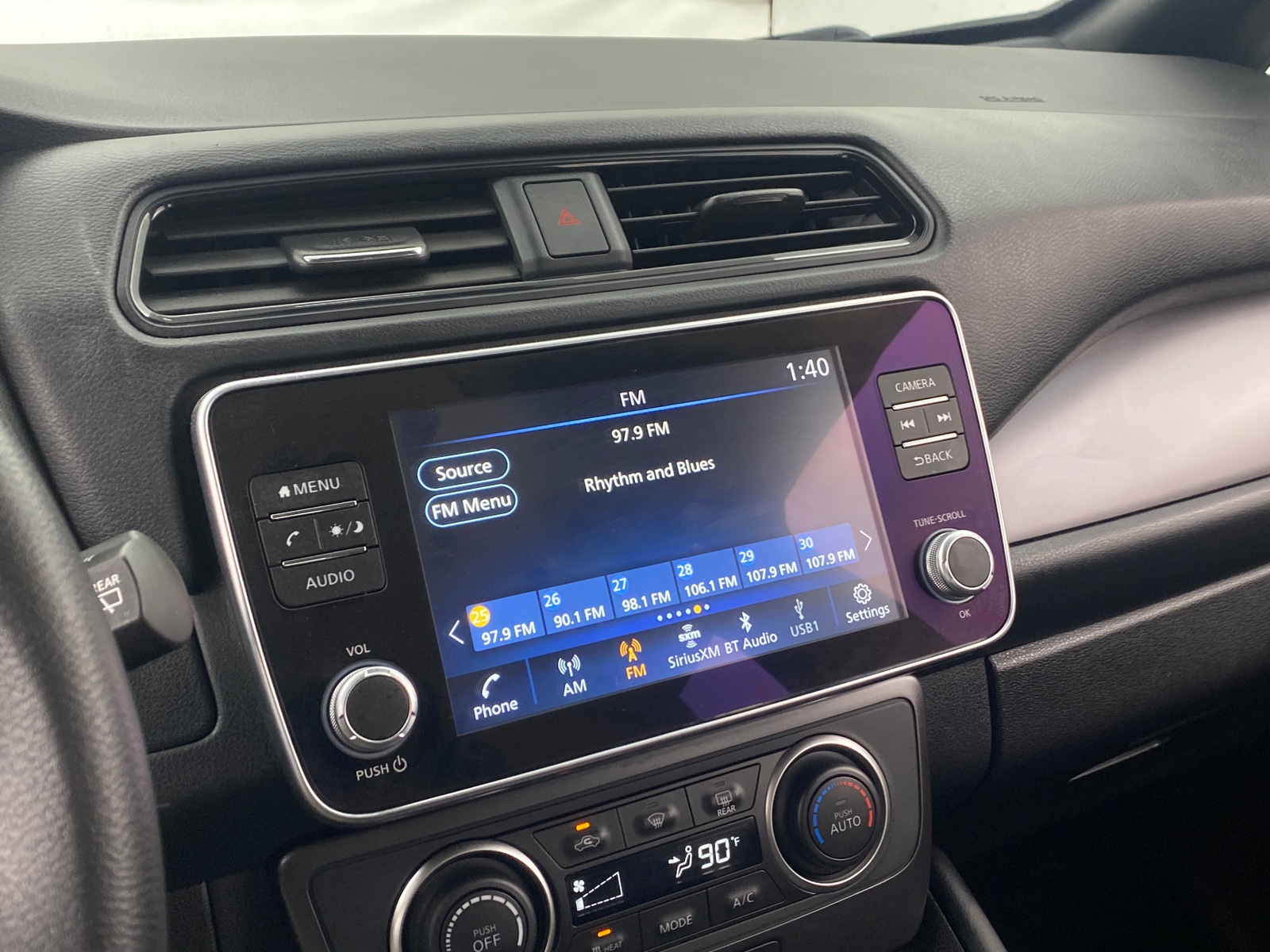 Thumbnail: 2023 Nissan Leaf - 4