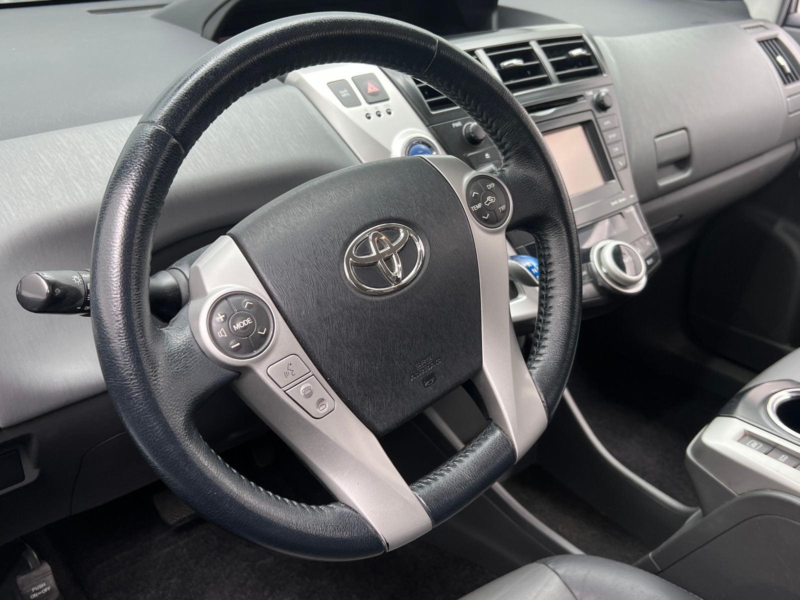 Thumbnail: 2013 Toyota Prius v - 5