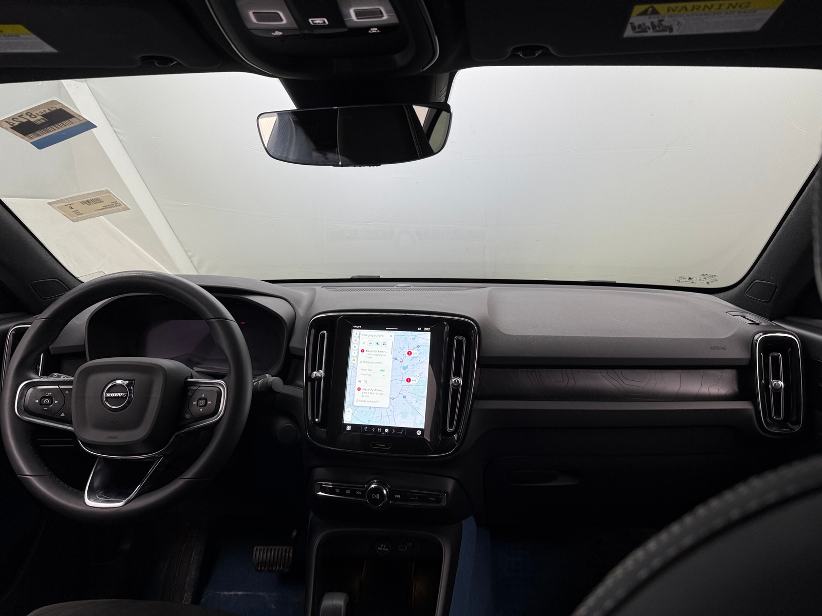 Thumbnail: 2022 Volvo C40 - 3