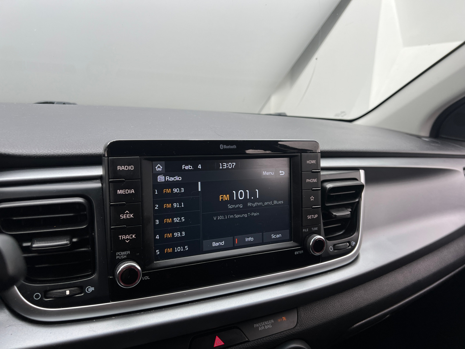 Thumbnail: 2020 Kia Rio - 4