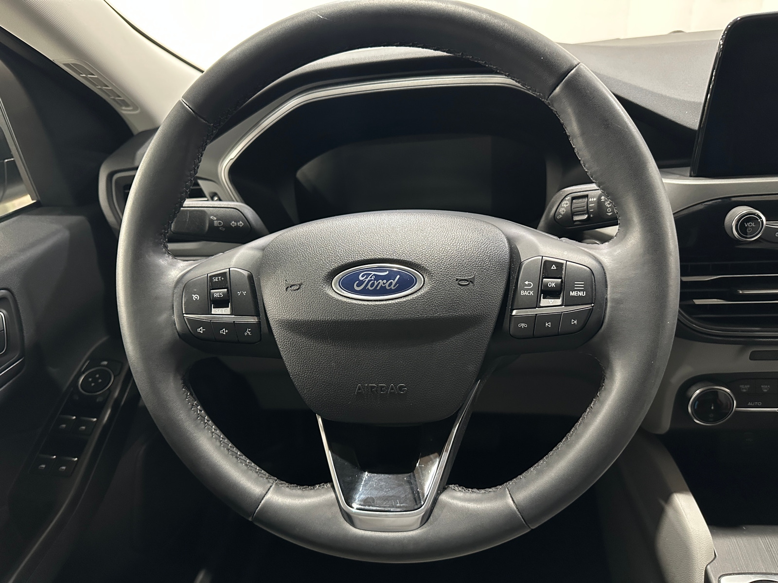 Thumbnail: 2023 Ford Escape - 5