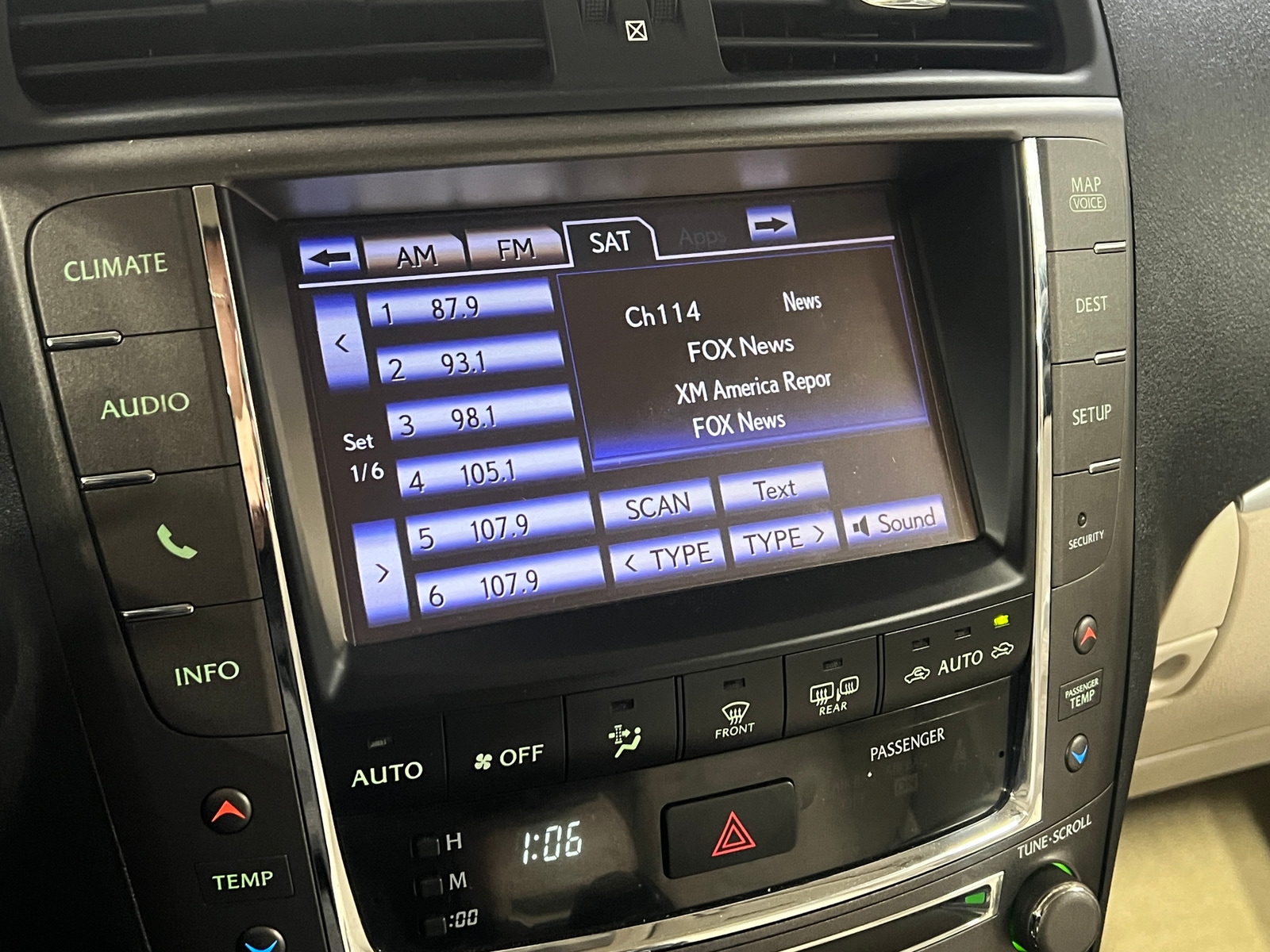 Thumbnail: 2015 Lexus IS - 3