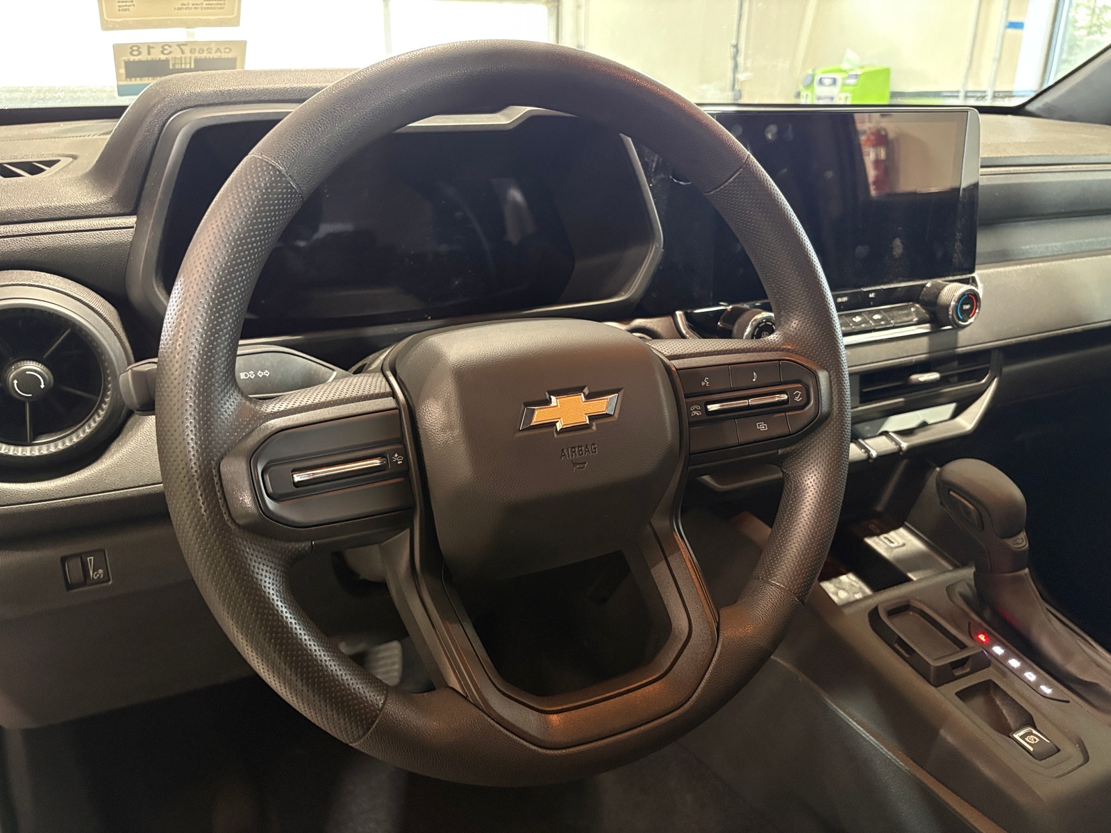 Thumbnail: 2024 Chevrolet Colorado - 5