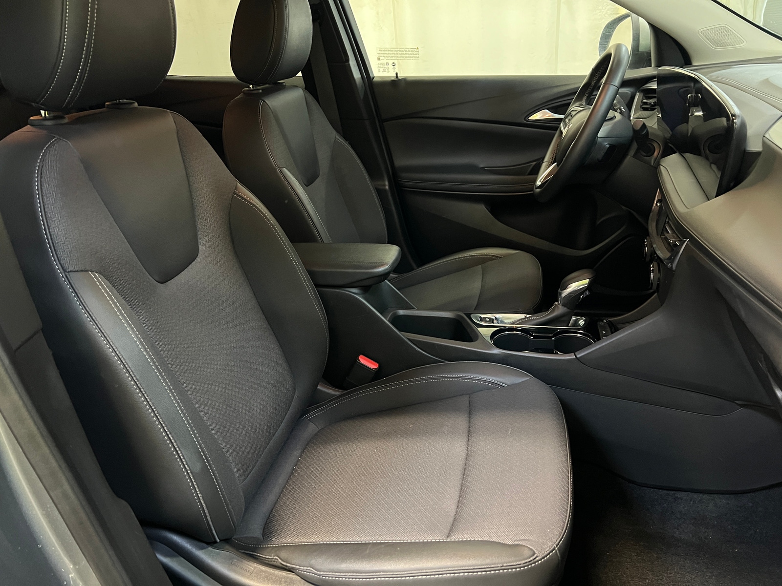 Thumbnail: 2025 Buick Encore GX - 2