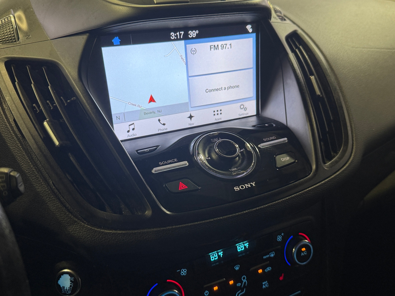 Thumbnail: 2017 Ford Escape - 3