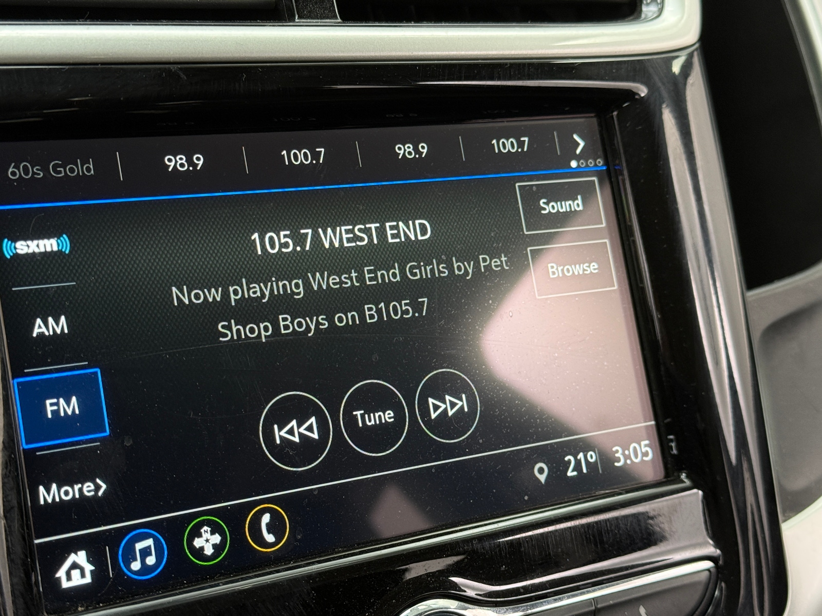 Thumbnail: 2018 Chevrolet Sonic - 4