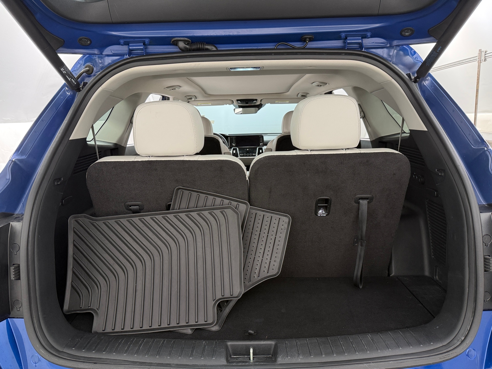 Thumbnail: 2023 Kia Sorento - 6