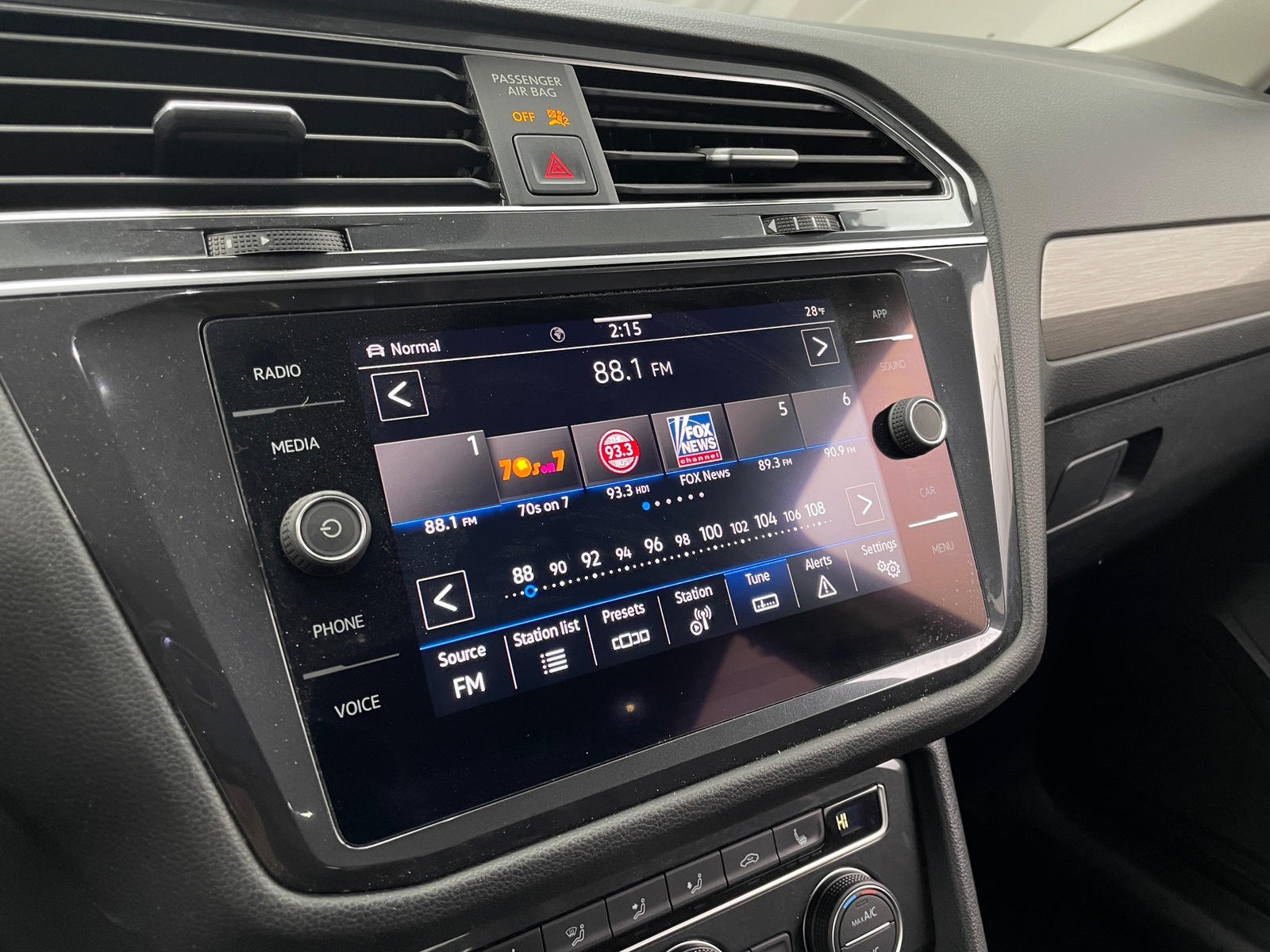 Thumbnail: 2021 Volkswagen Tiguan - 3