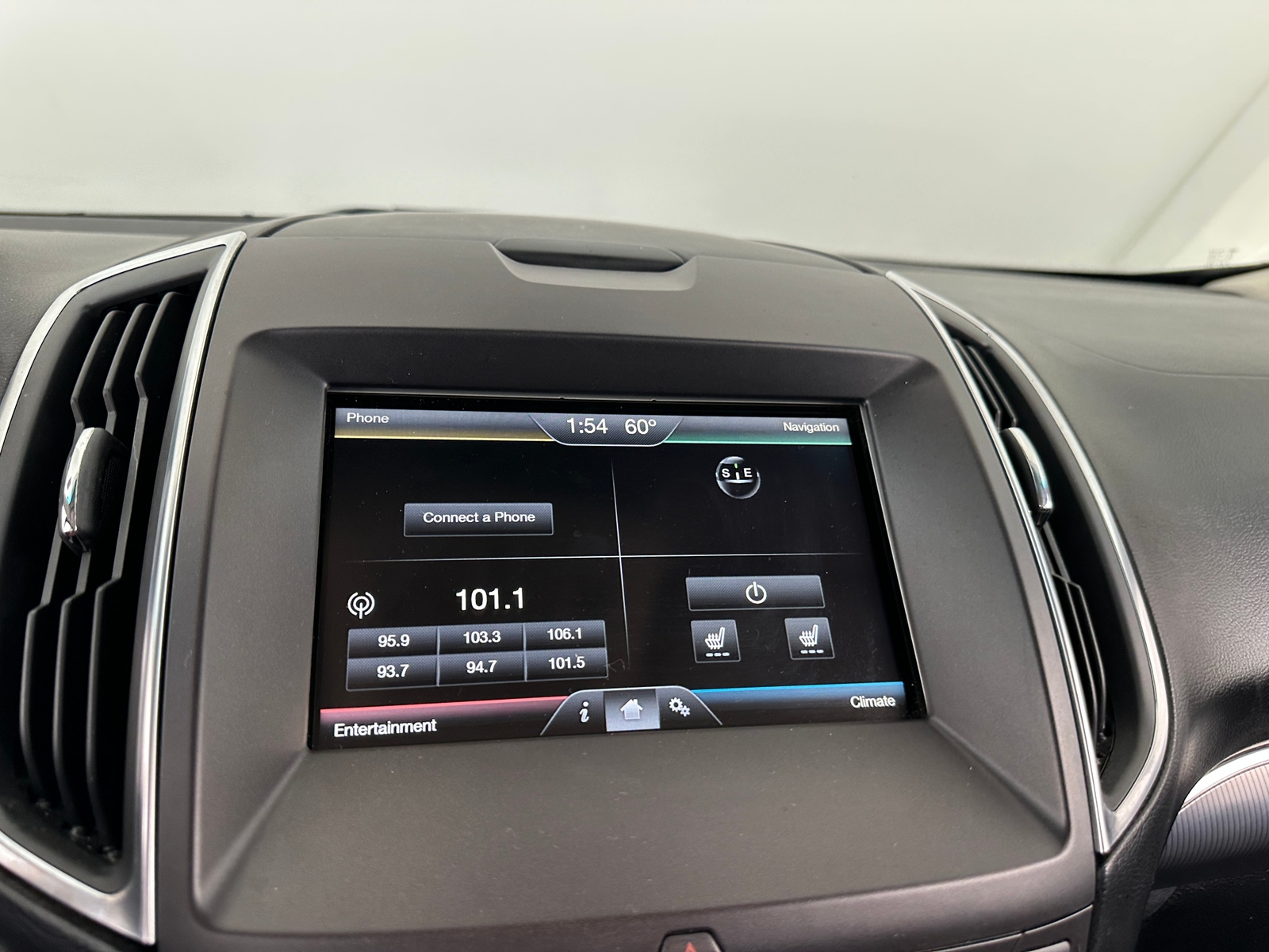 Thumbnail: 2015 Ford Edge - 3