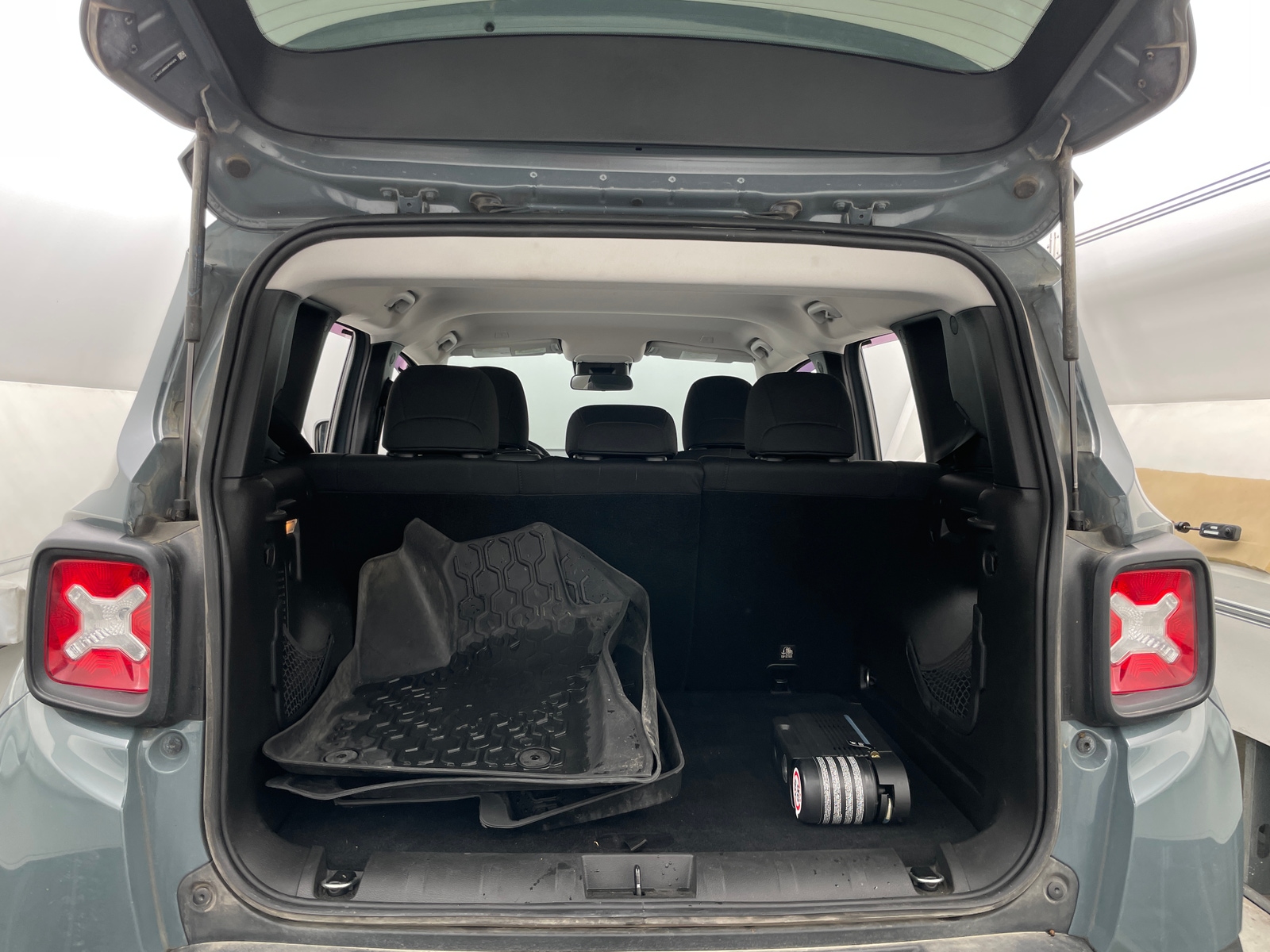 Thumbnail: 2018 Jeep Renegade - 7