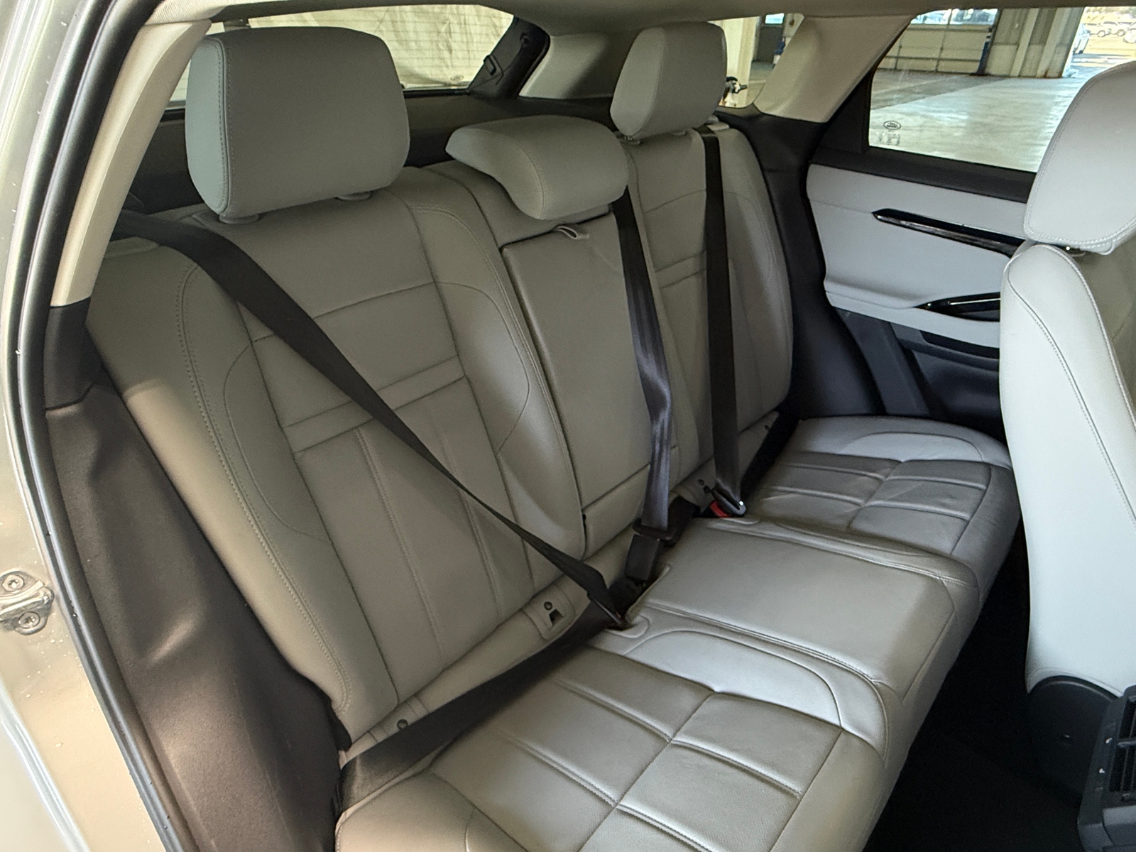 Thumbnail: 2025 Land Rover Range Rover Evoque - 5