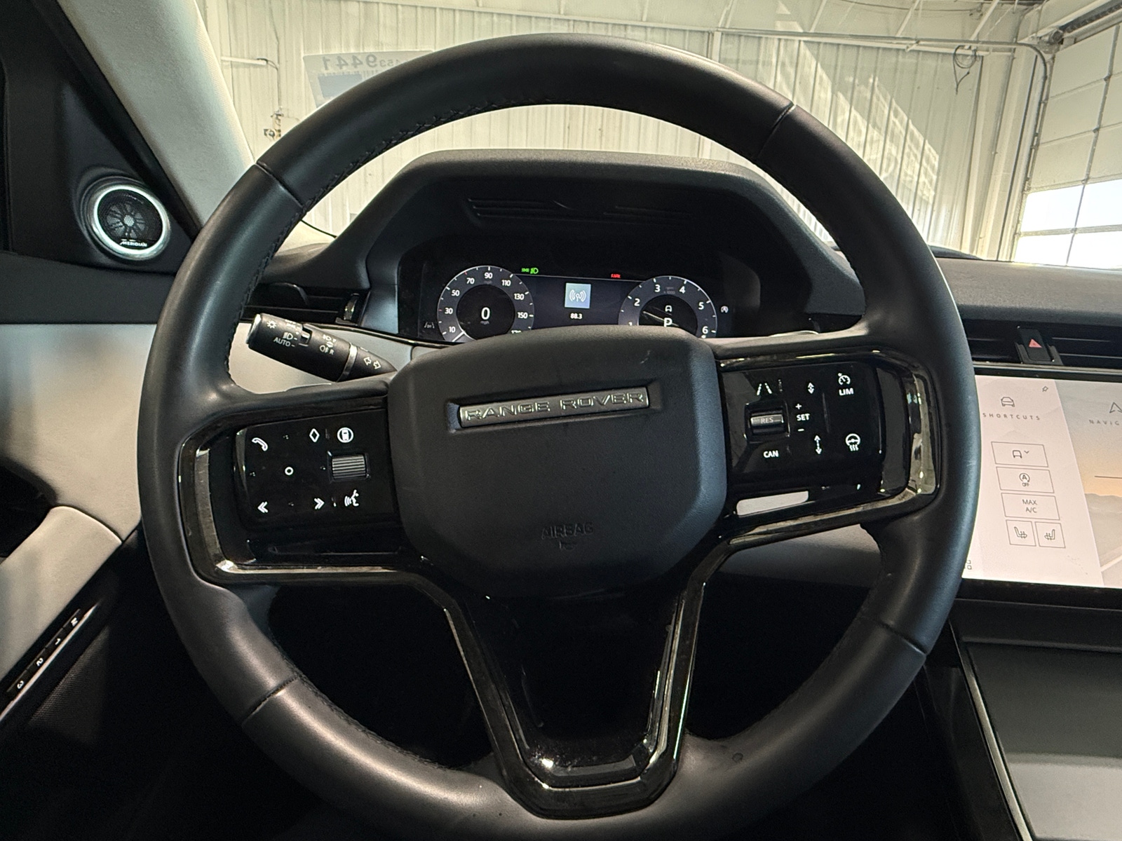 Thumbnail: 2025 Land Rover Range Rover Evoque - 4