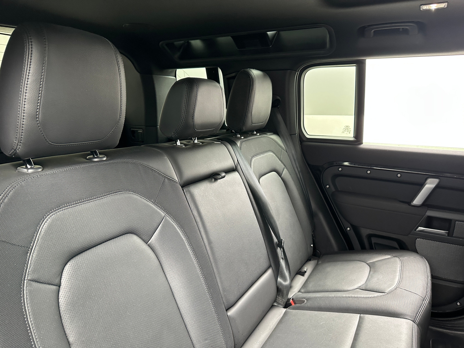 Thumbnail: 2023 Land Rover Defender - 5