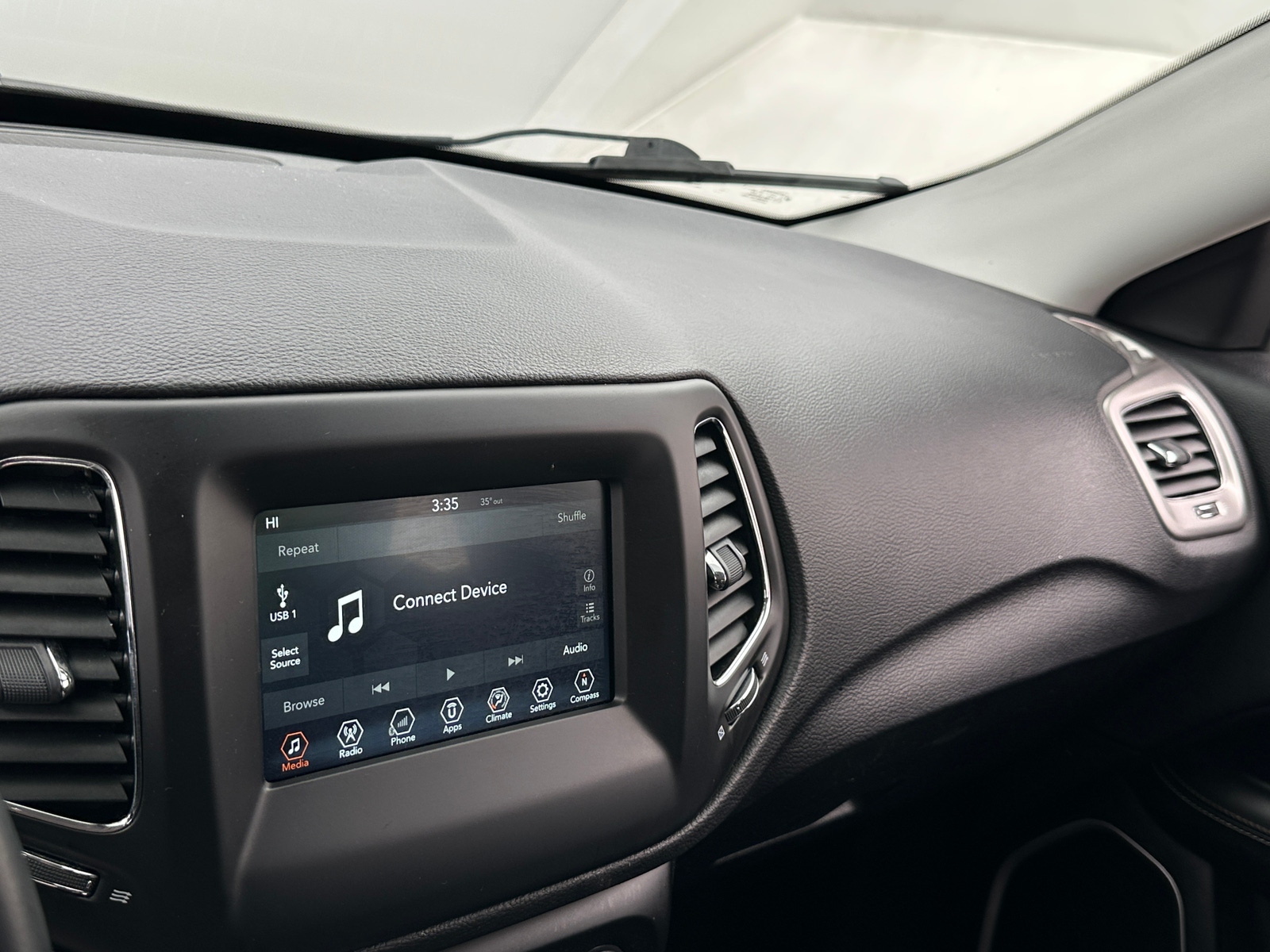 Thumbnail: 2018 Jeep Compass - 3