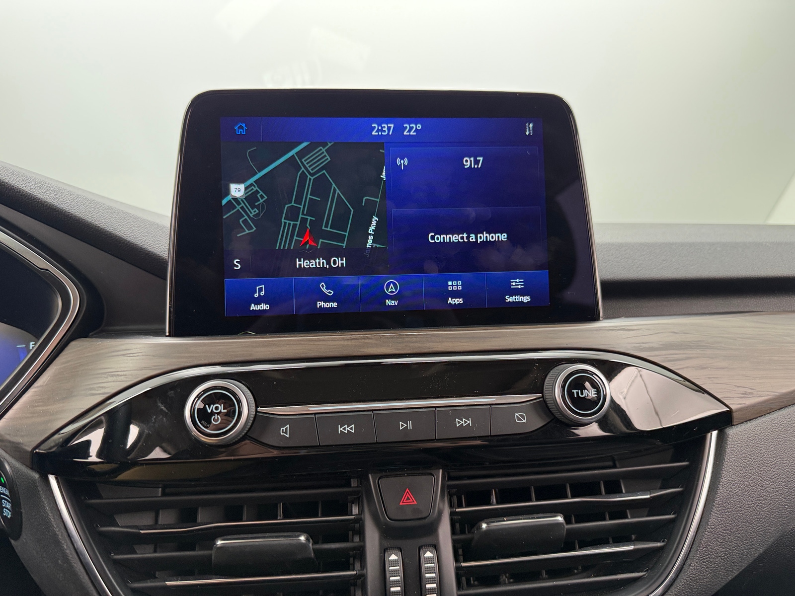 Thumbnail: 2020 Ford Escape - 3