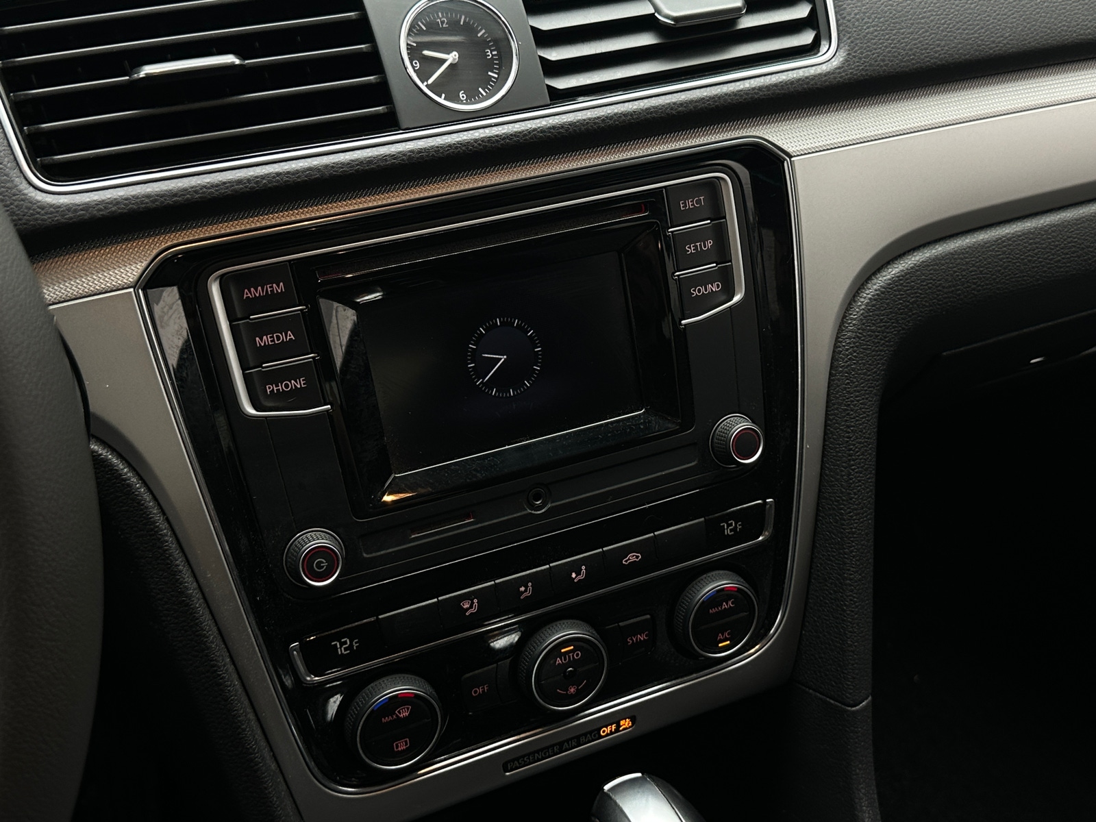 Thumbnail: 2016 Volkswagen Passat - 4