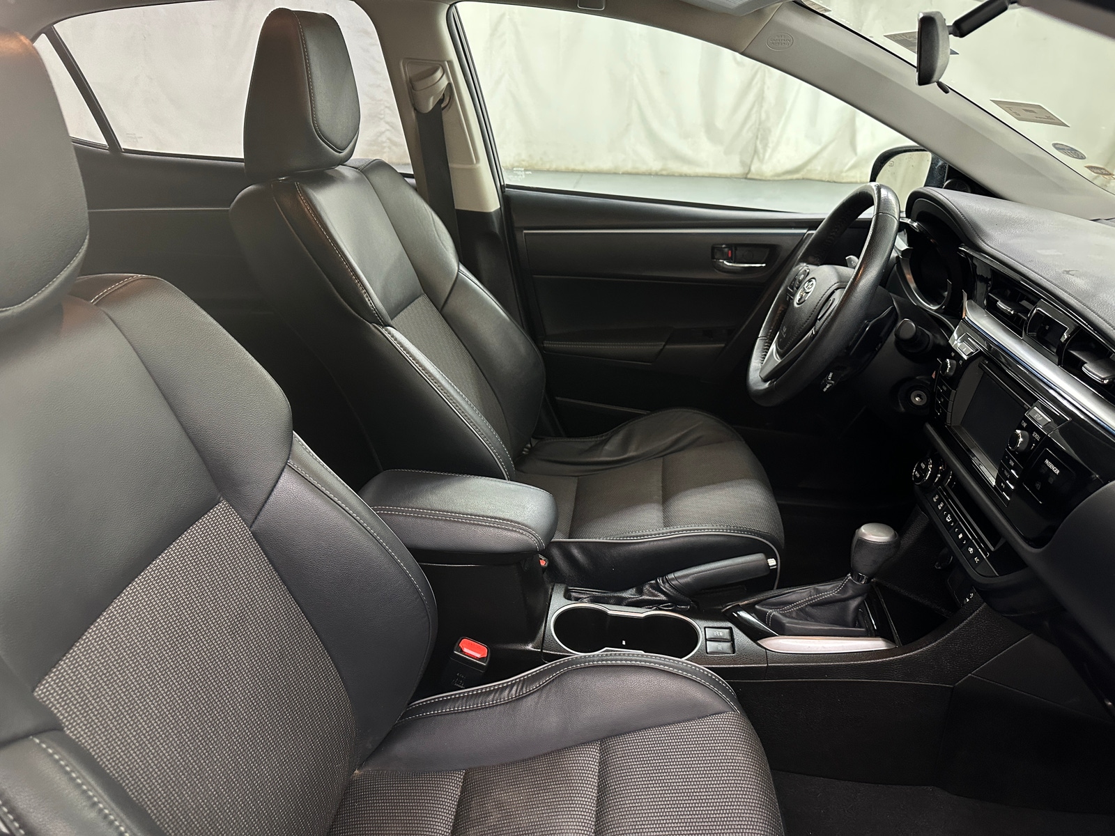 Thumbnail: 2015 Toyota Corolla - 2