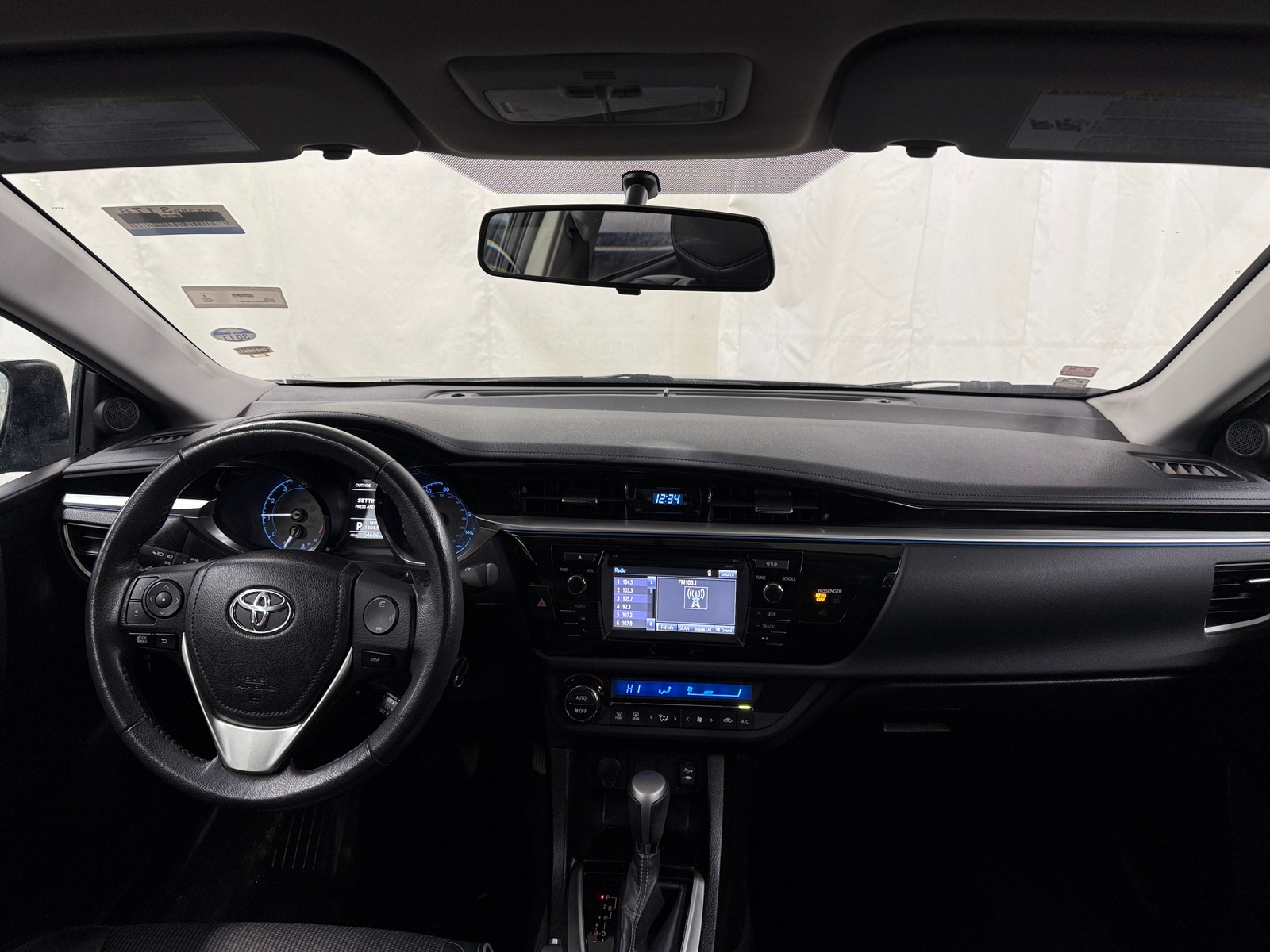 Thumbnail: 2015 Toyota Corolla - 3